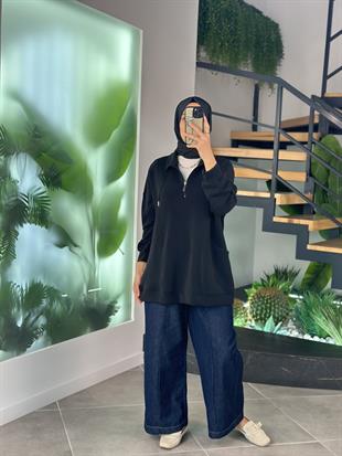 Siyah Renk Yüksek Yakalı Cepli S-Shırt