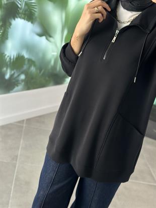 Siyah Renk Yüksek Yakalı Cepli S-Shırt