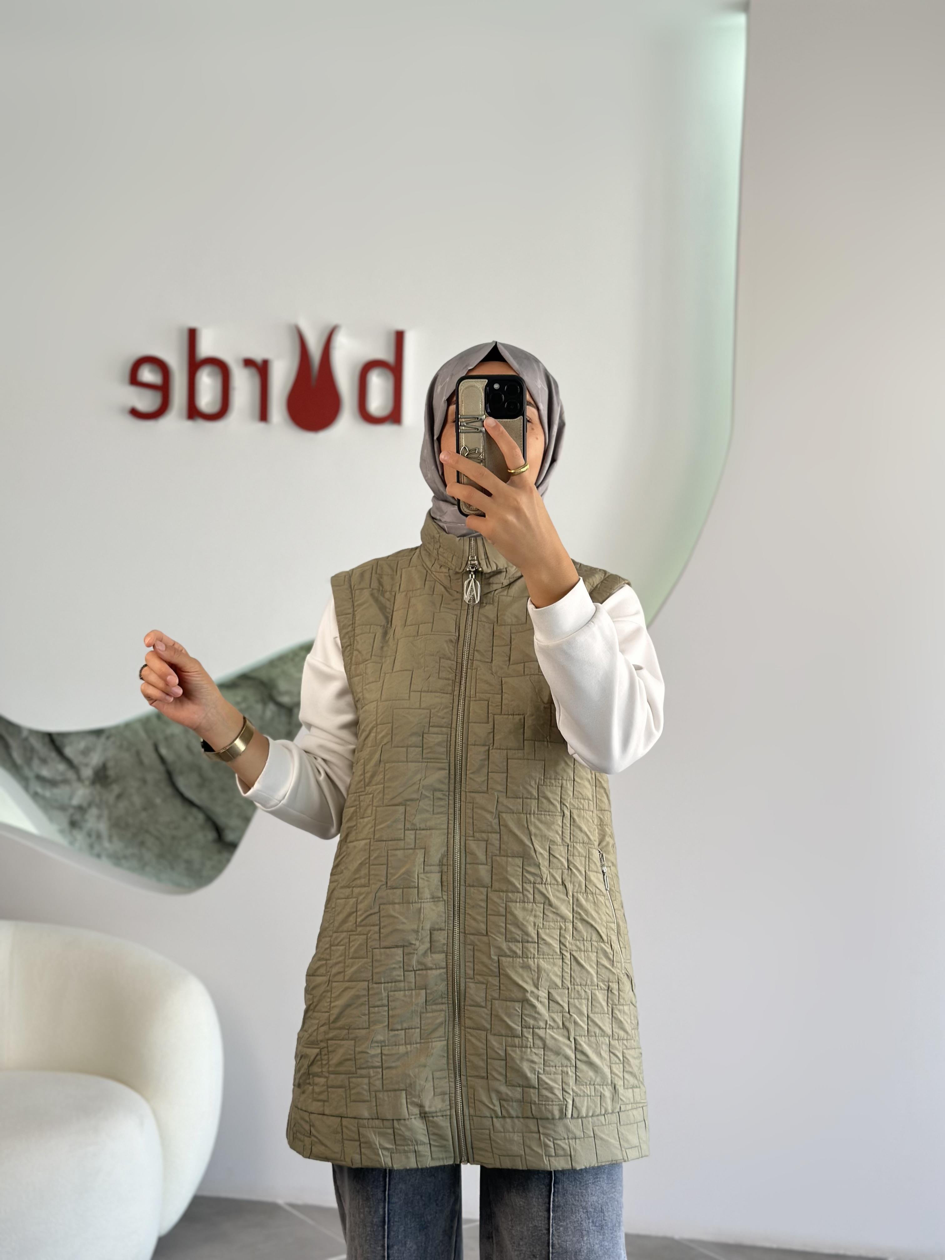 Armine Trend Dikiş Detaylı Fermuarlı Yelek 25KT535 Haki