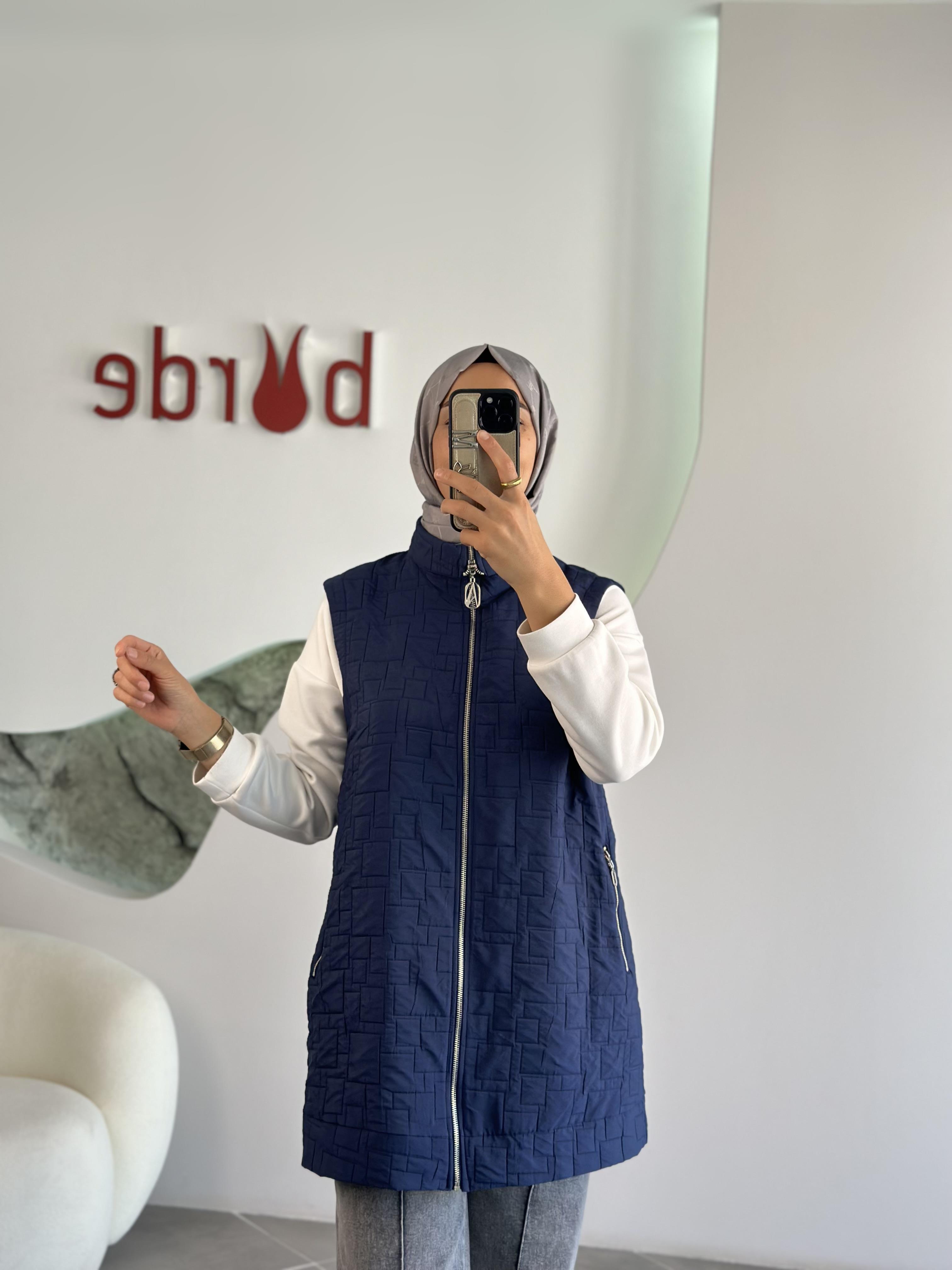 Armine Trend Dikiş Detaylı Fermuarlı Yelek 25KT535 Lacivert