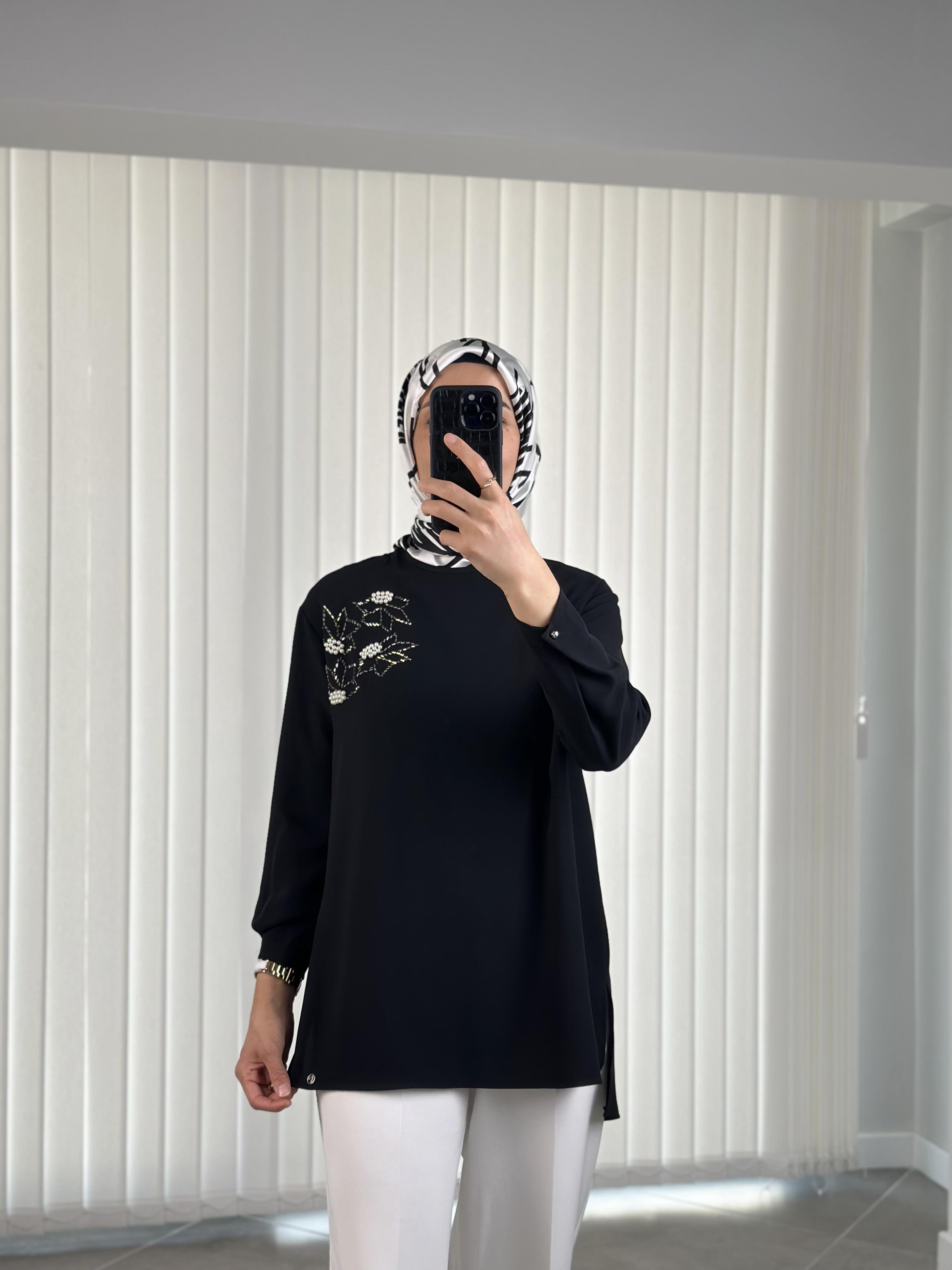 Armine Trend İnci Ve Taş Detaylı Tunik 25YT443 Siyah 