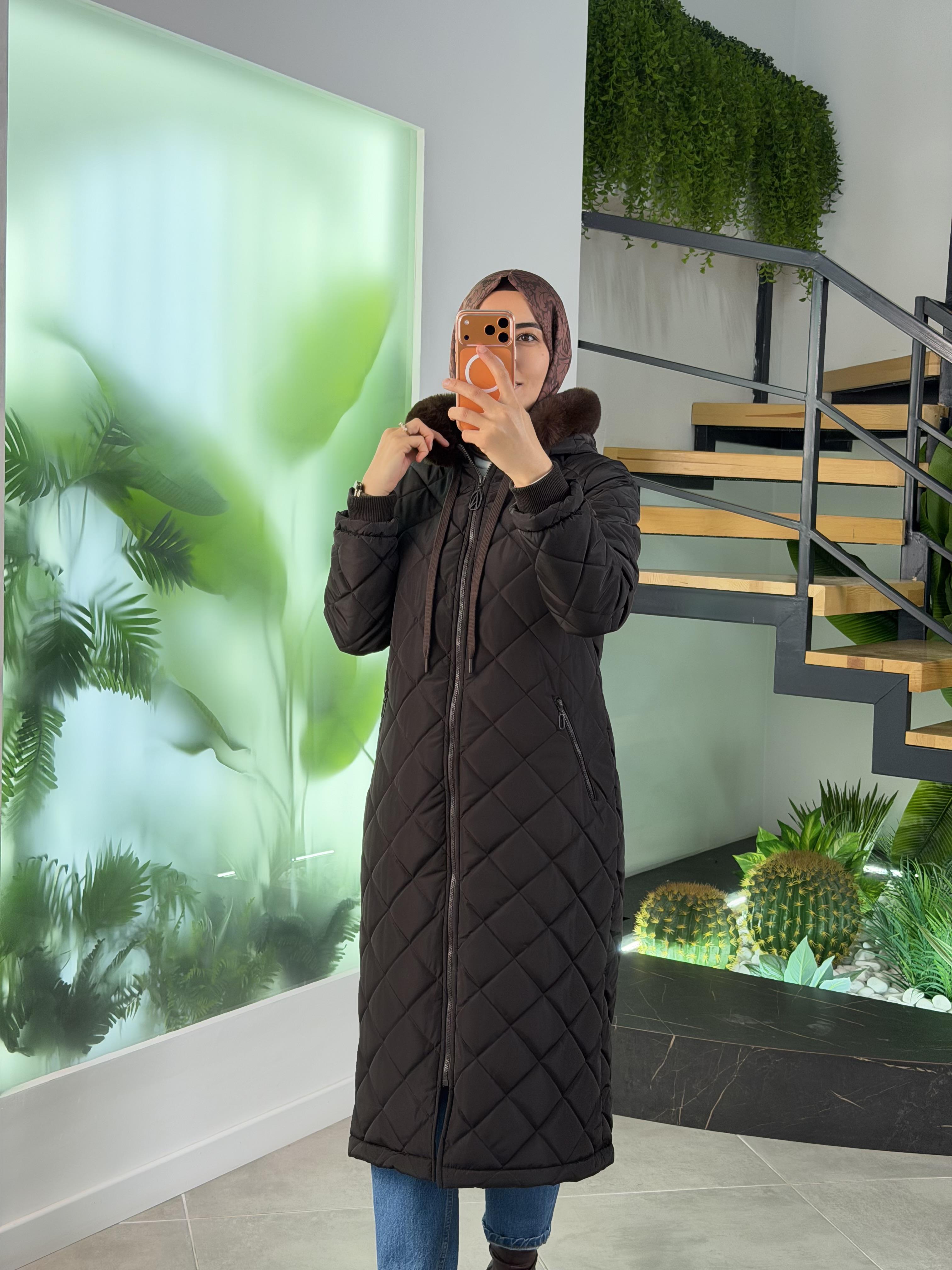 Armine Trend Kapüşonu Kürk Detaylı Şişme Mont 25KT702 Kahverengi