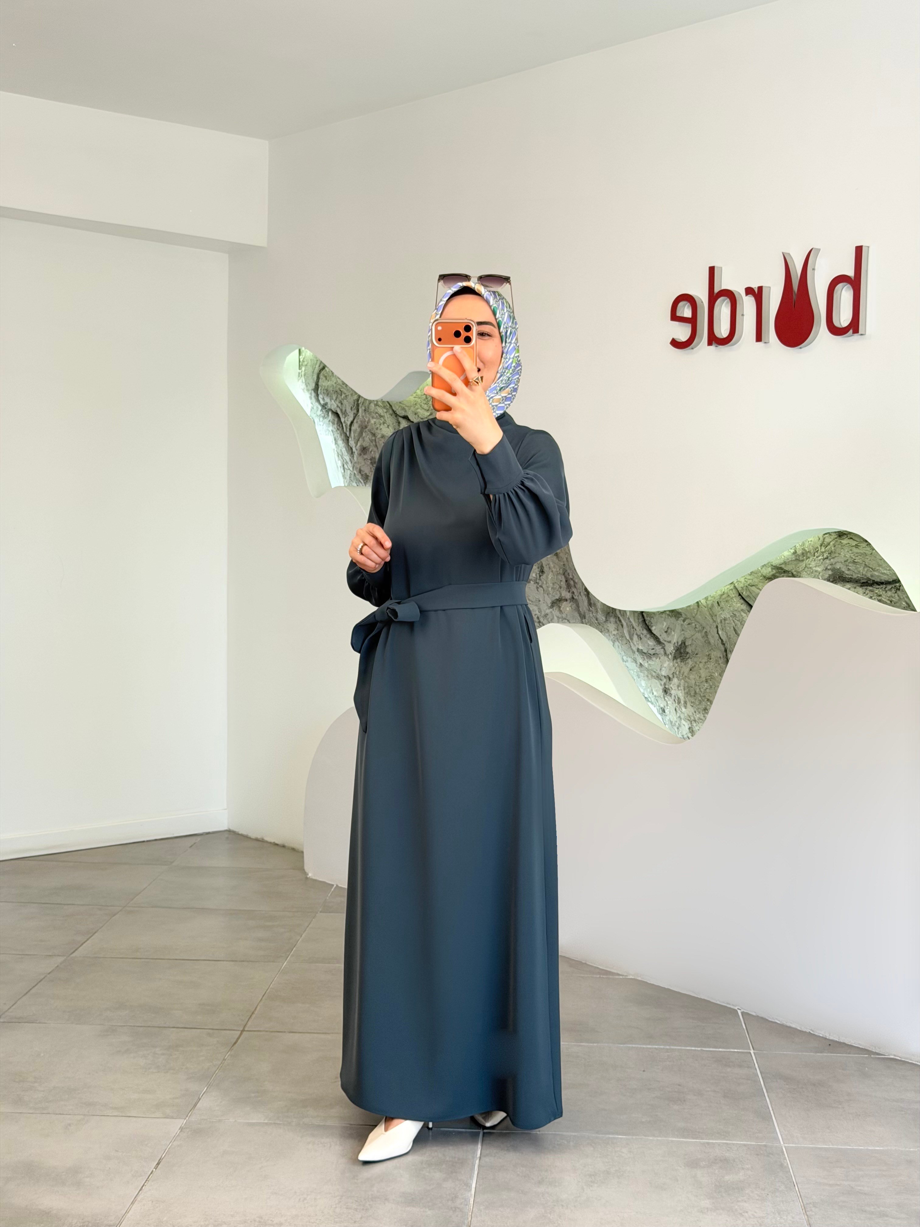 Armine Trend Seyyar Kemerli Krep Elbise 26YT904 Zümrüt