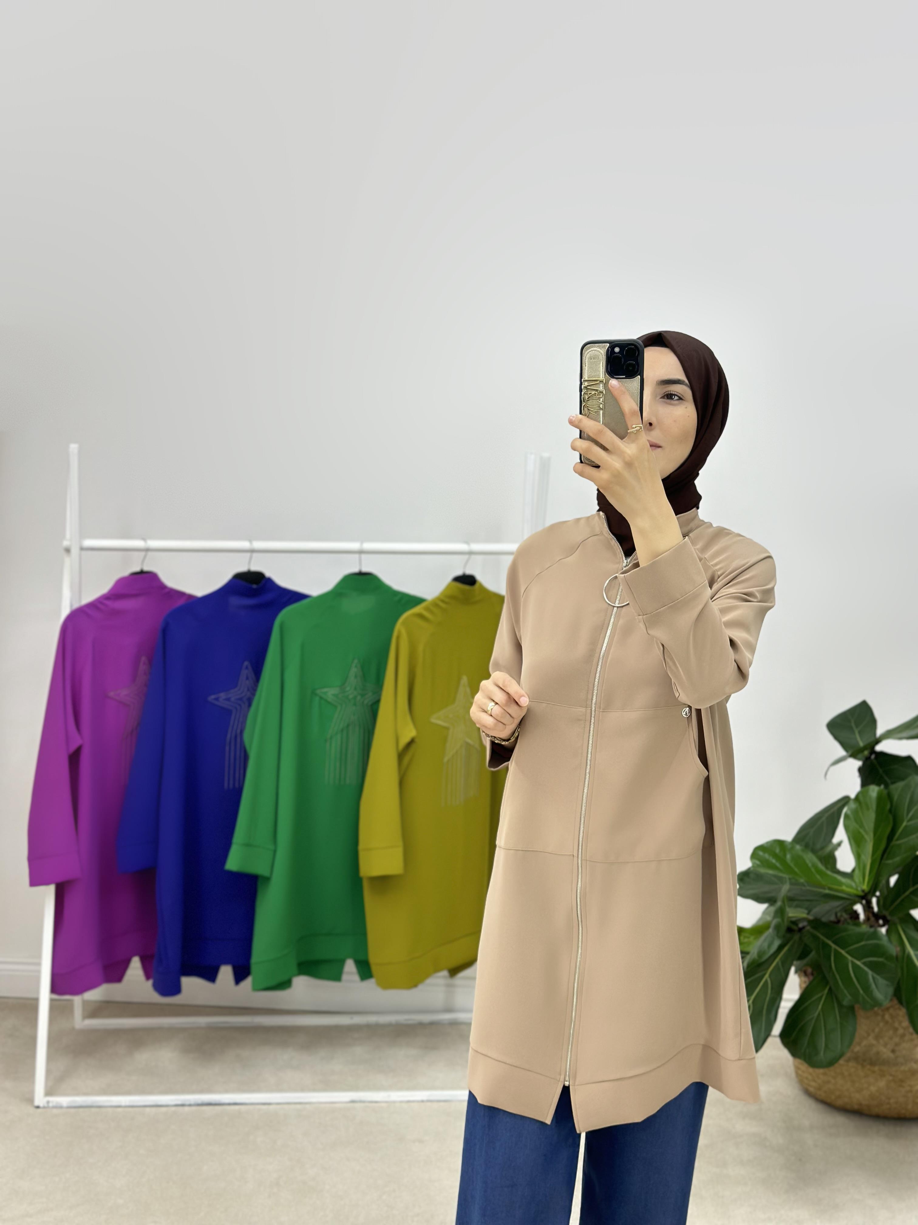 Armine Trend Sırtı Yıldızlı Ceket