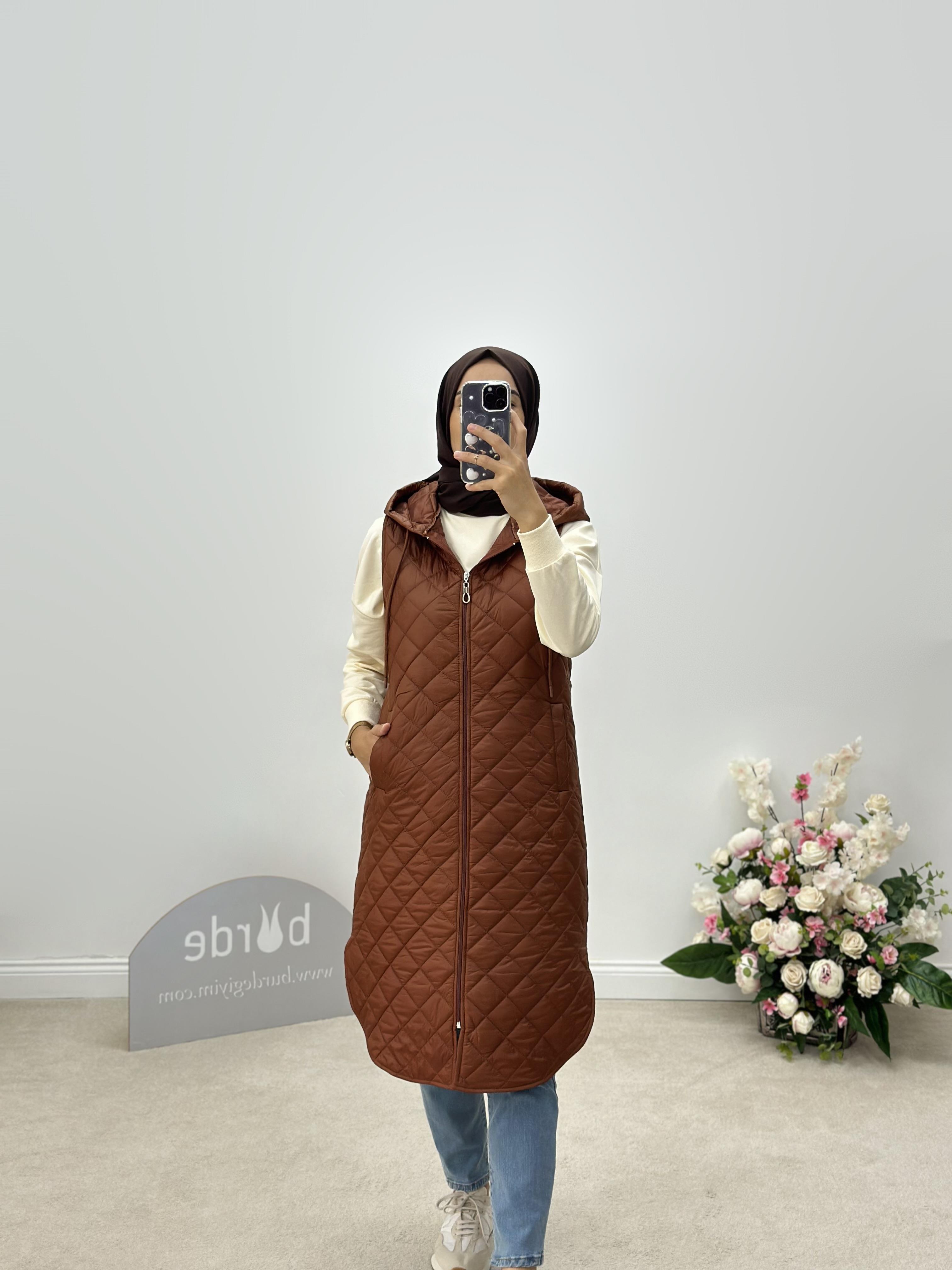 Baklava Desenli Kapitone Yelek 