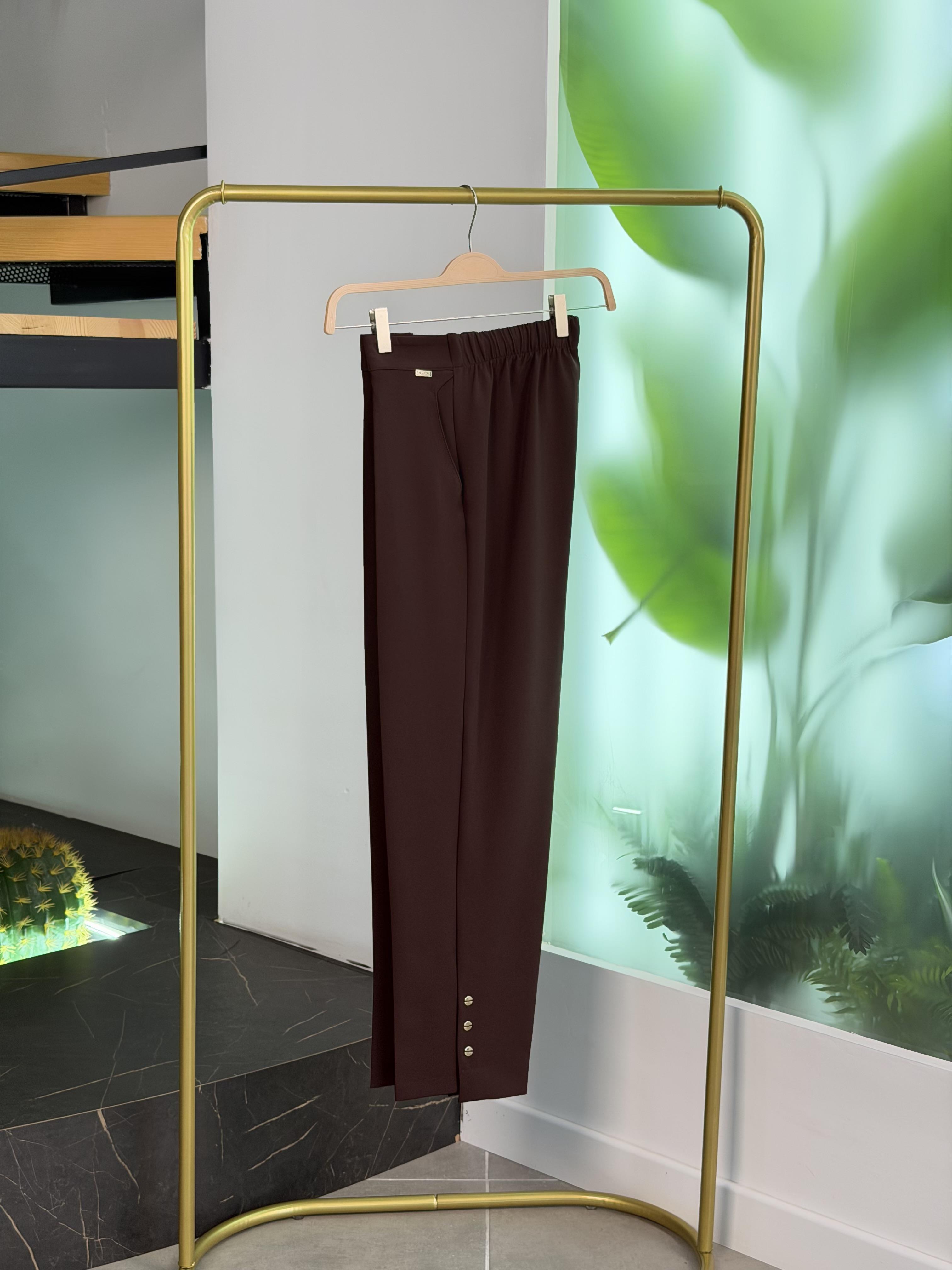 Beli Lastikli Düğme Detaylı Kahve Renk Kadın Pantolon