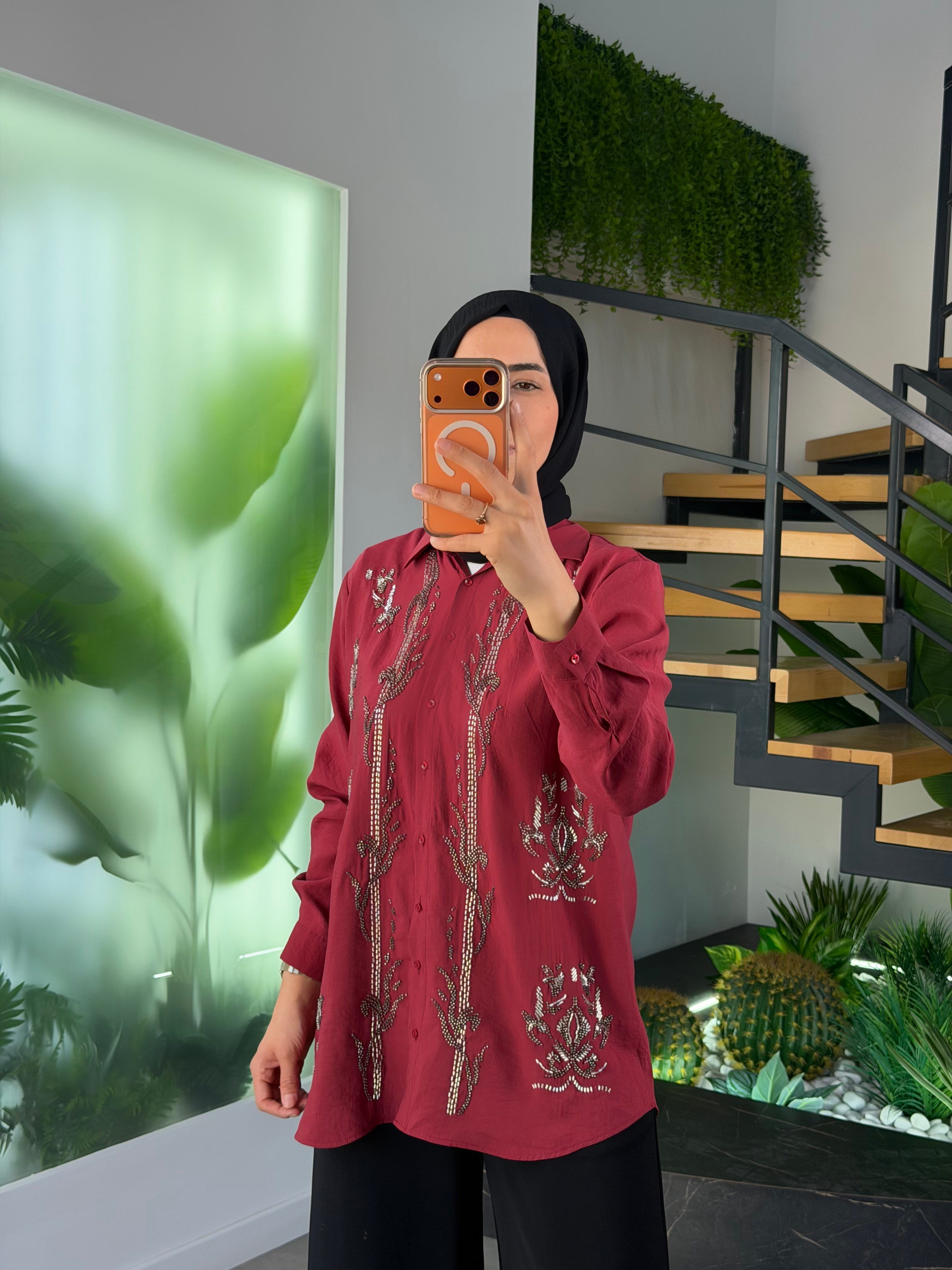 Bordo Renk Boncuk İşlemeli Modal Gömlek