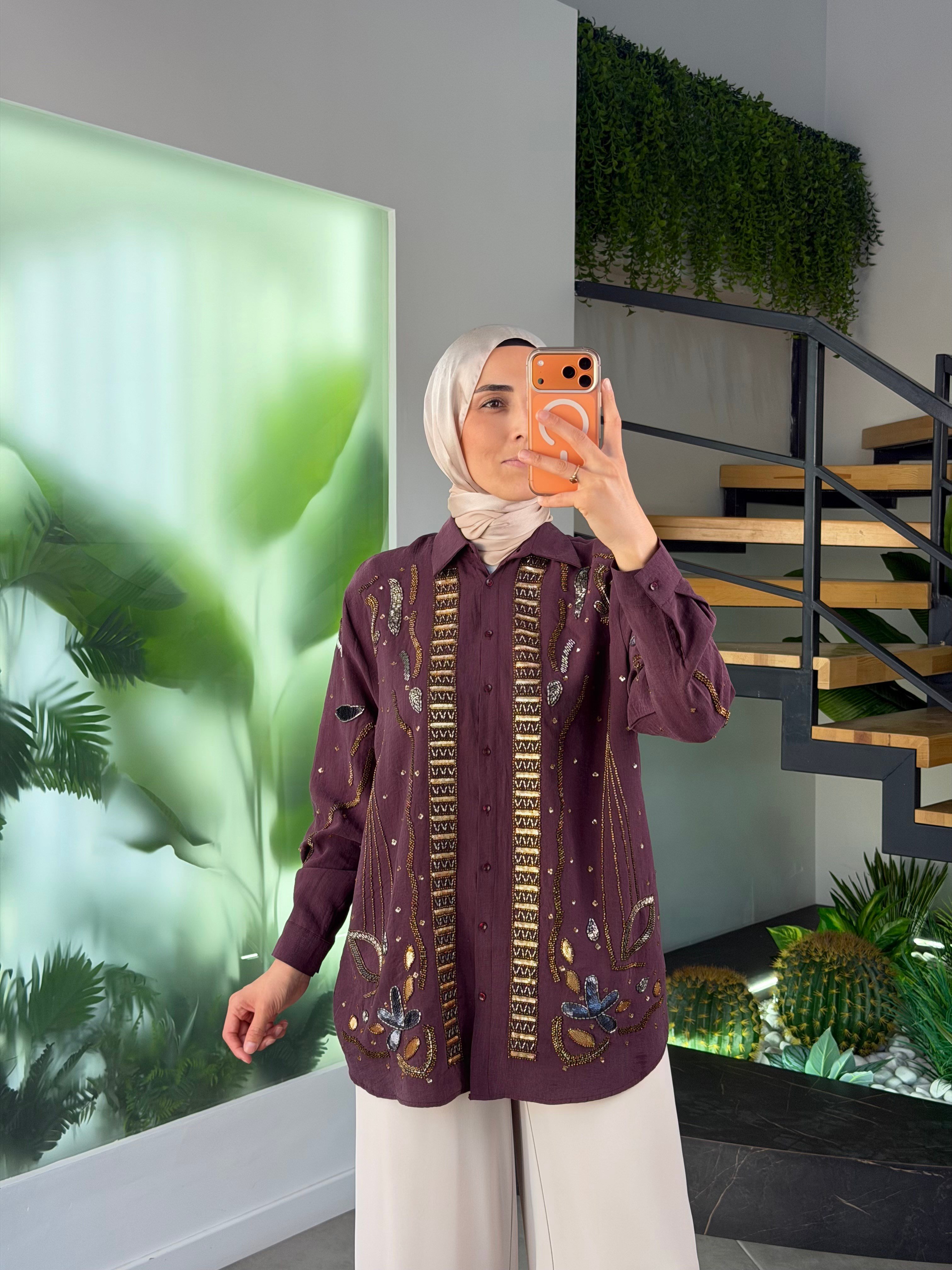 Bordo Renk Boncuk Ve Pulet İşlemeli Tensel Gömlek