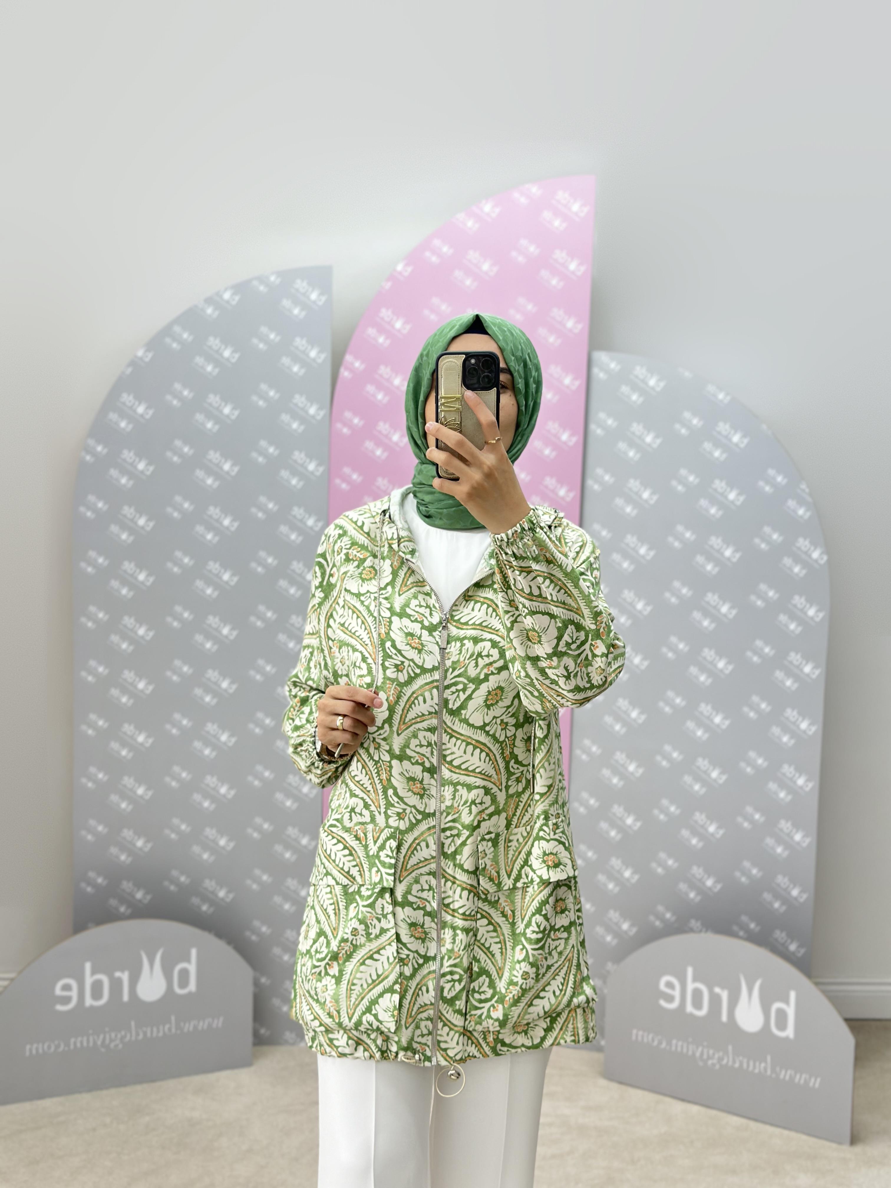 Desenli Taş Zincirli Ceket