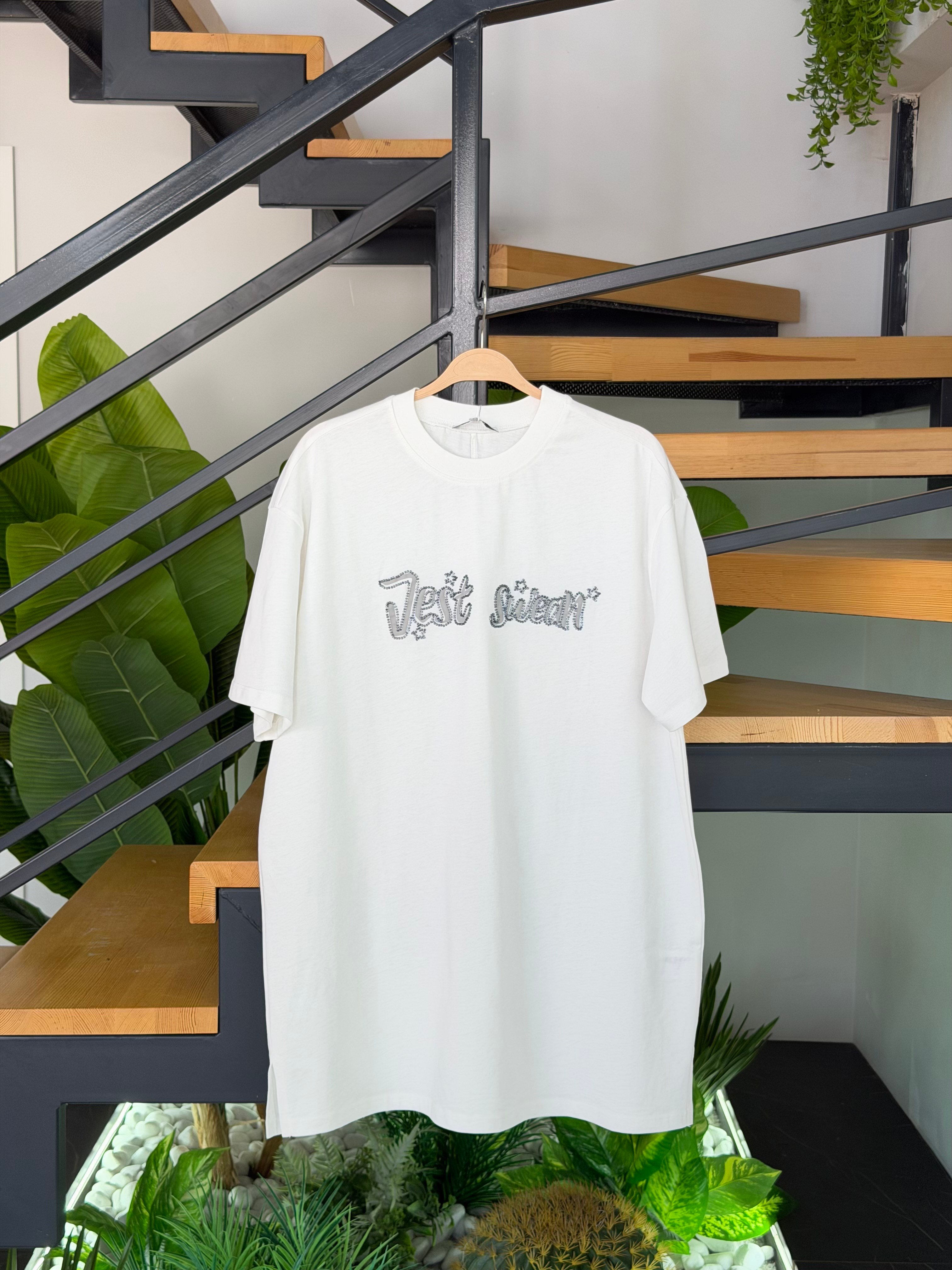 Ekru Renk Boncuk Nakışlı T-Shirt