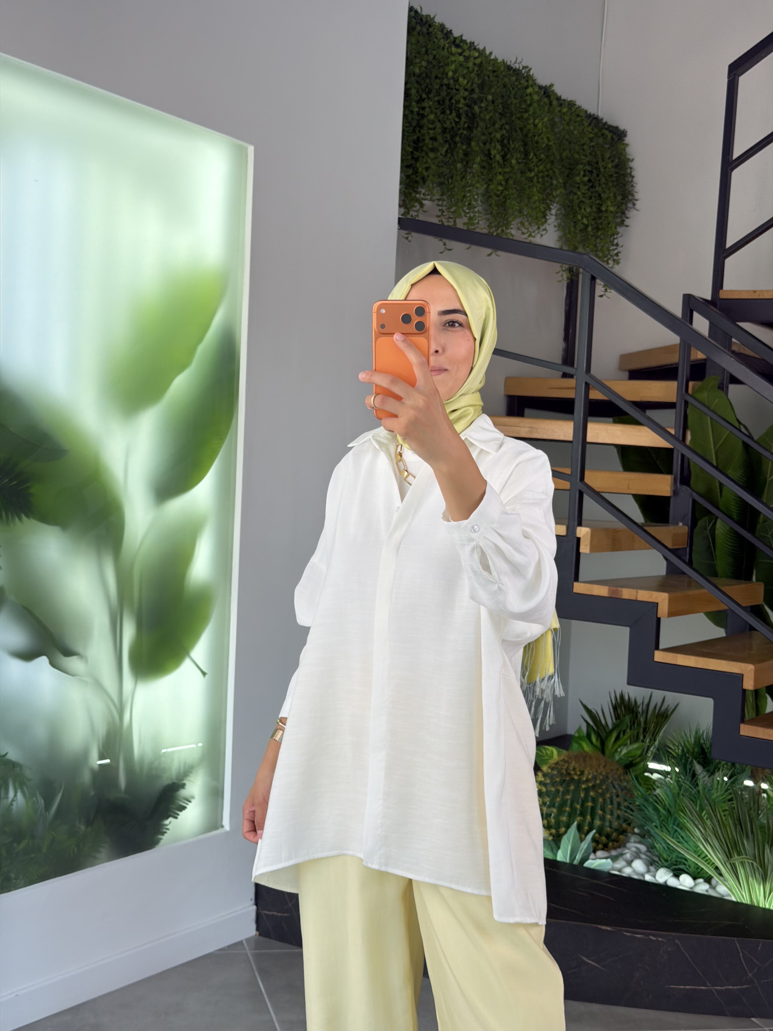 Ekru Renk Rayon Kumaş Basic Gömlek