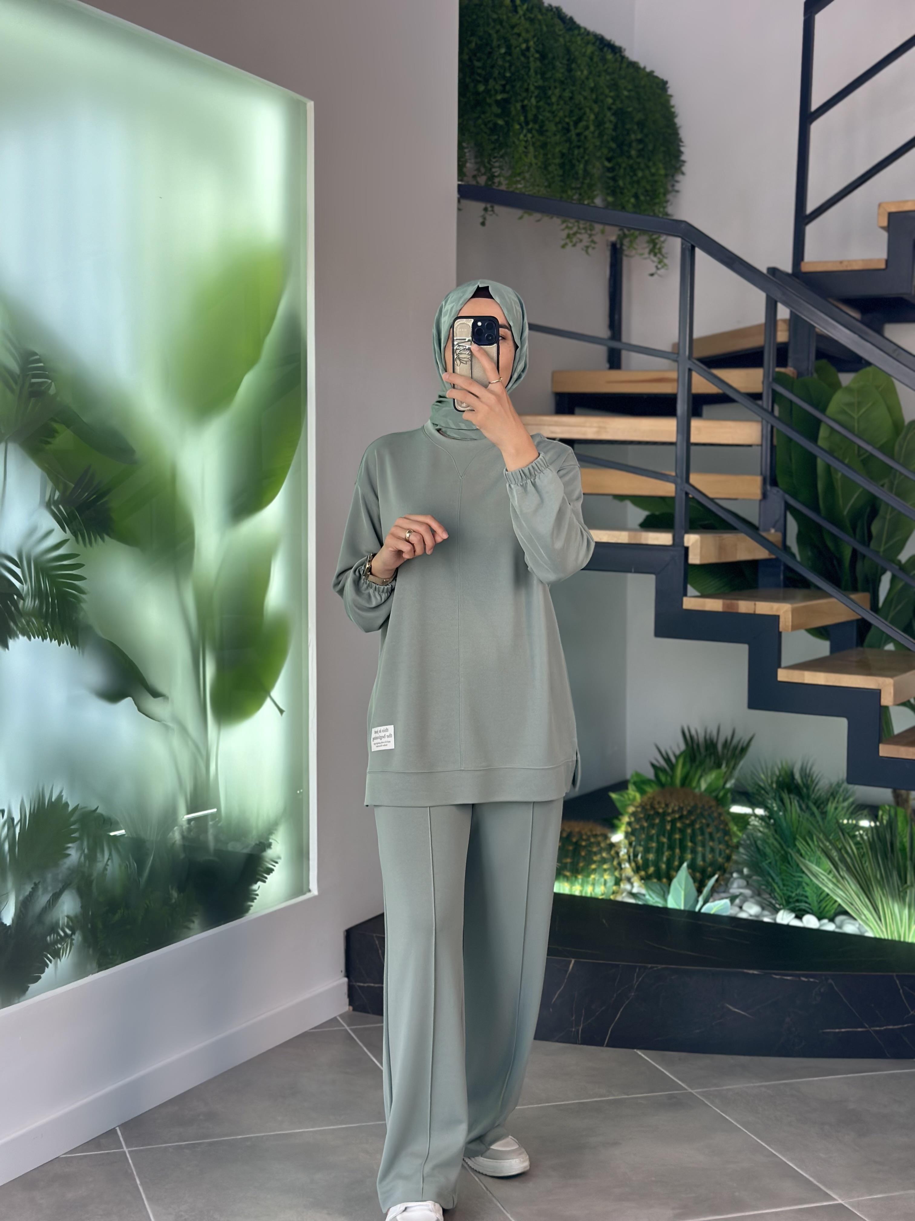 Etiket Ve Dikiş Detaylı Açık Haki Renk Kadın Takım