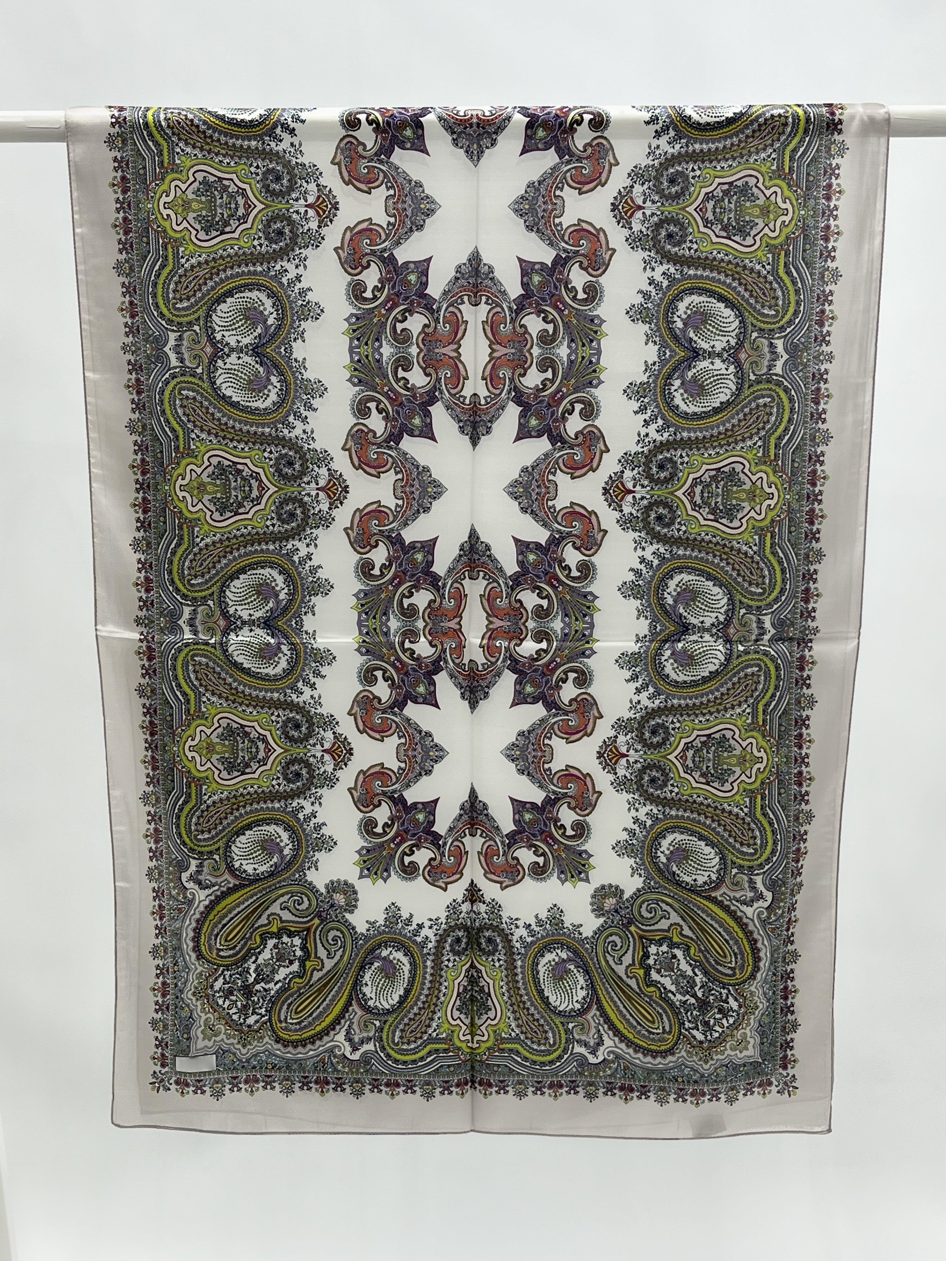 Etnik Desenli İpek Şal