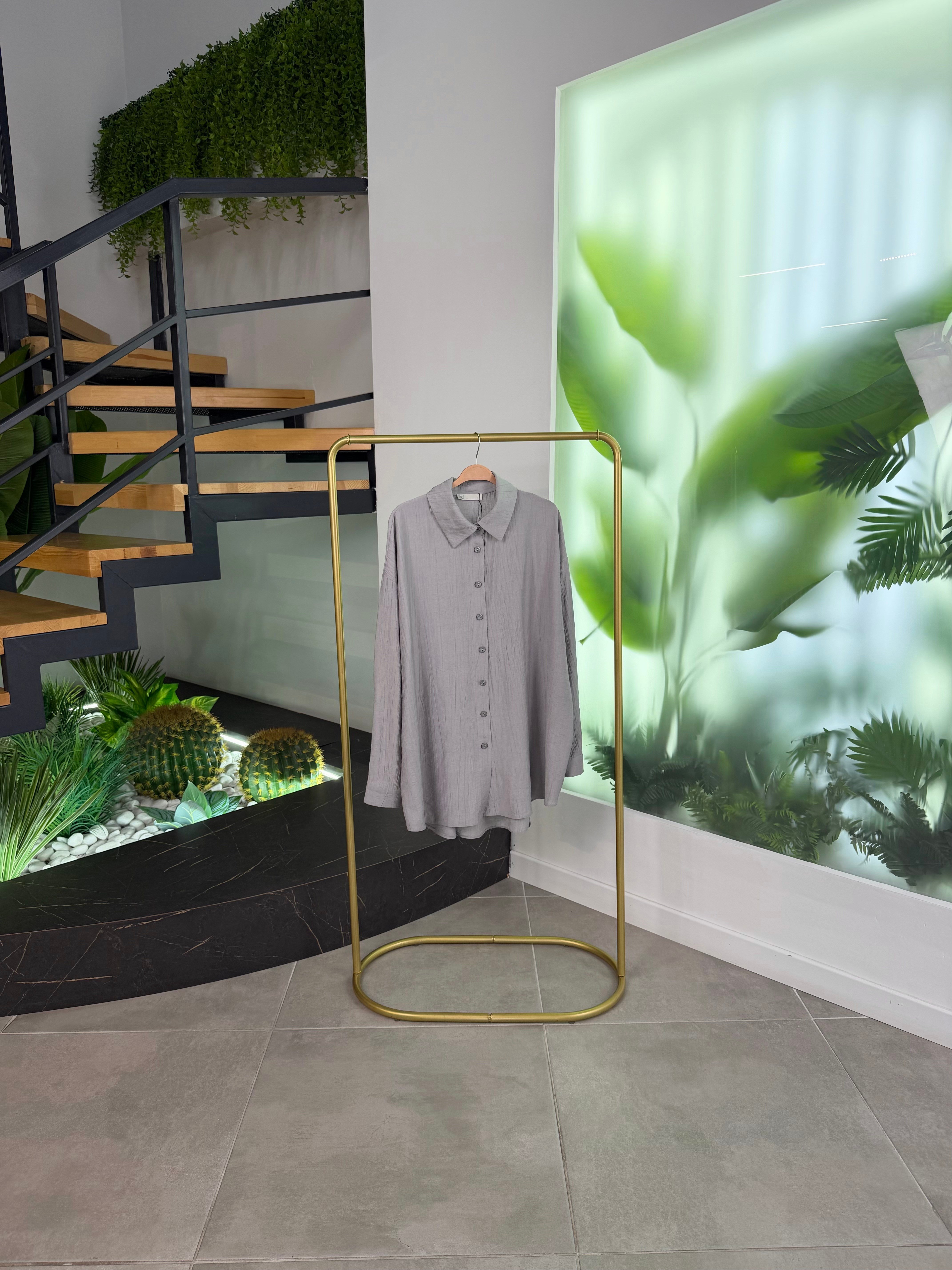 Gri Renk Gofre Kumaş Gömlek