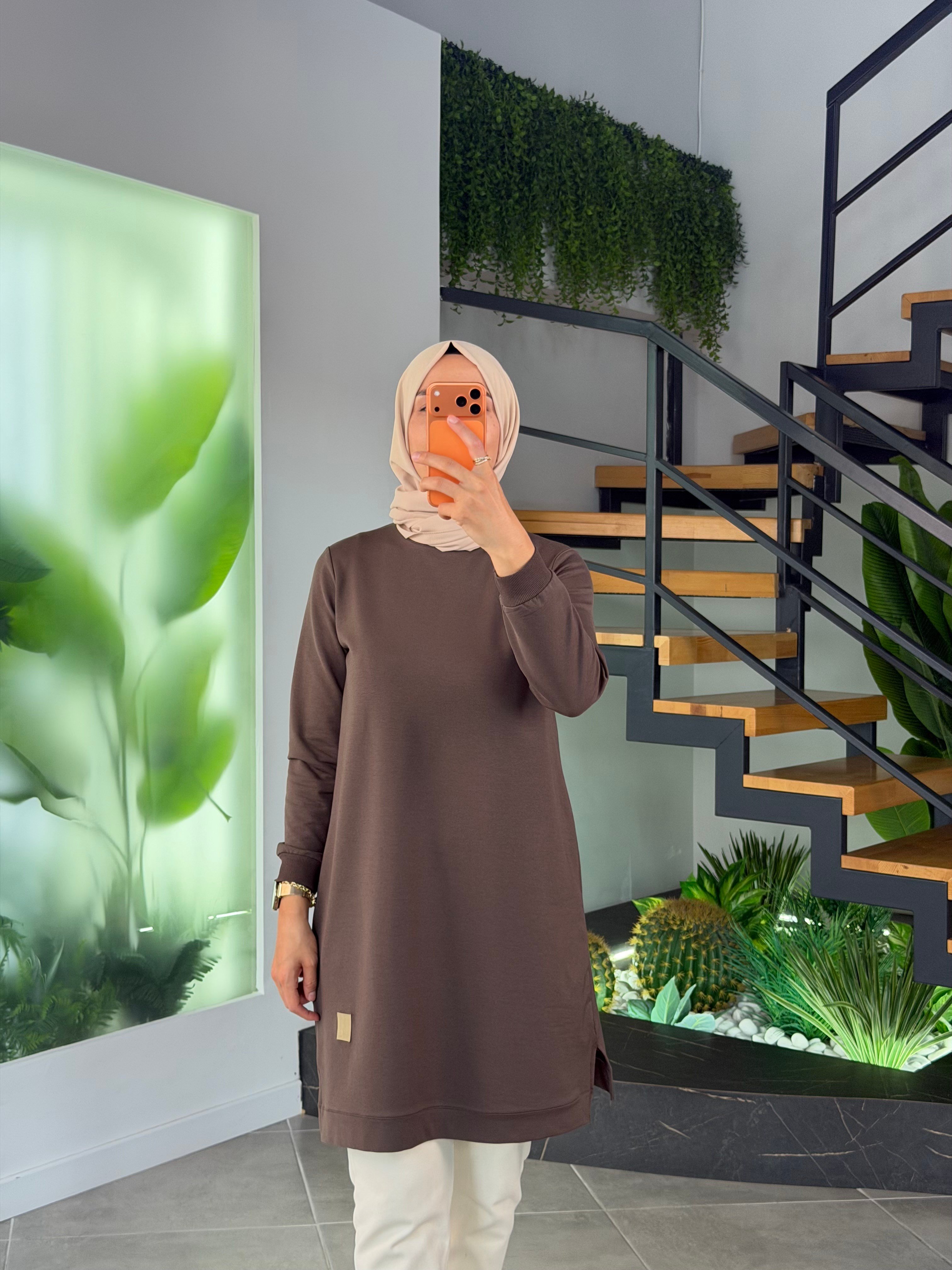 Kahve Renk Etiket Detaylı Tunik