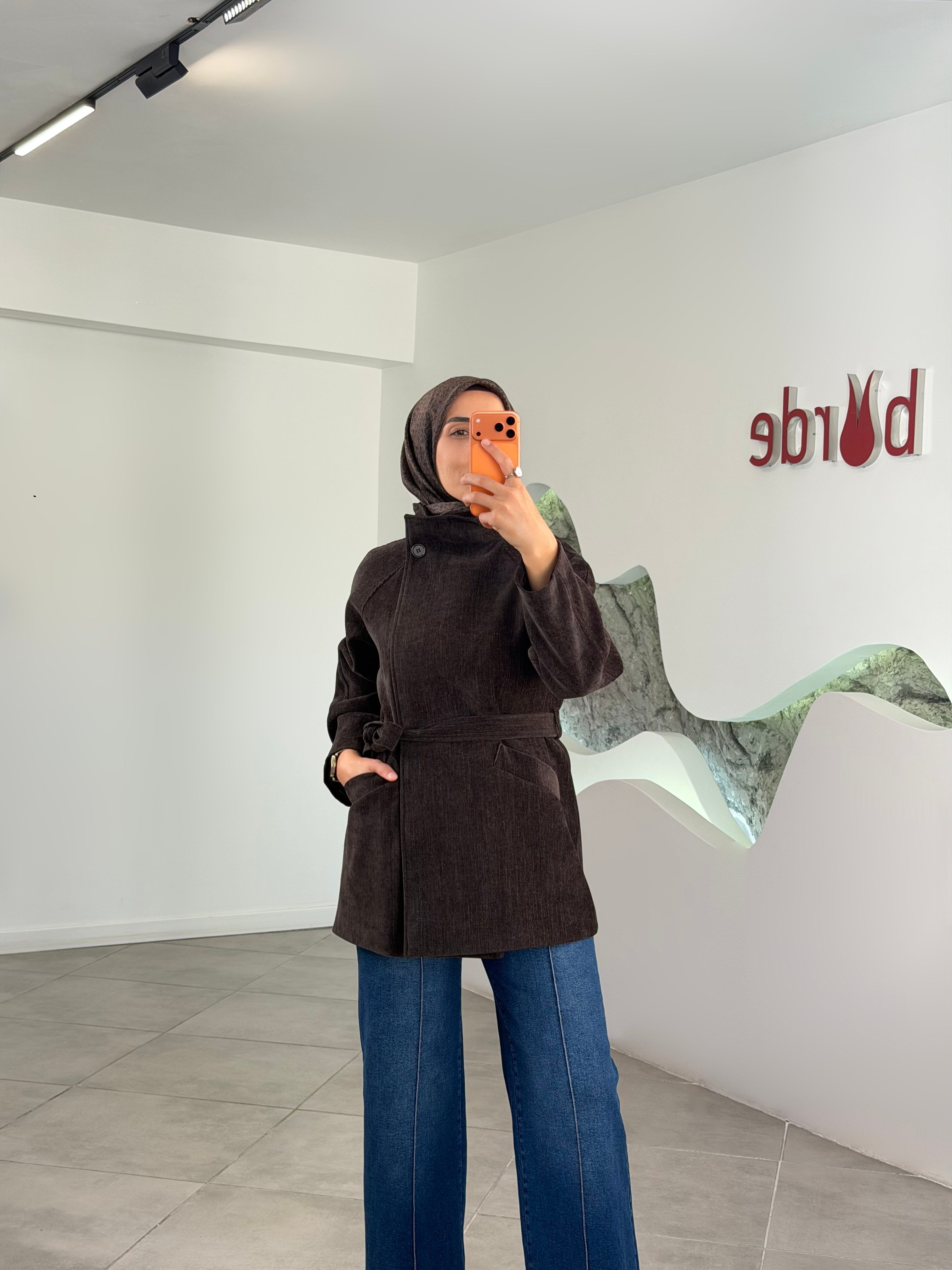 Kahve Renk Reglan Kol Dik Yaka Seyyar Kemerli Ceket