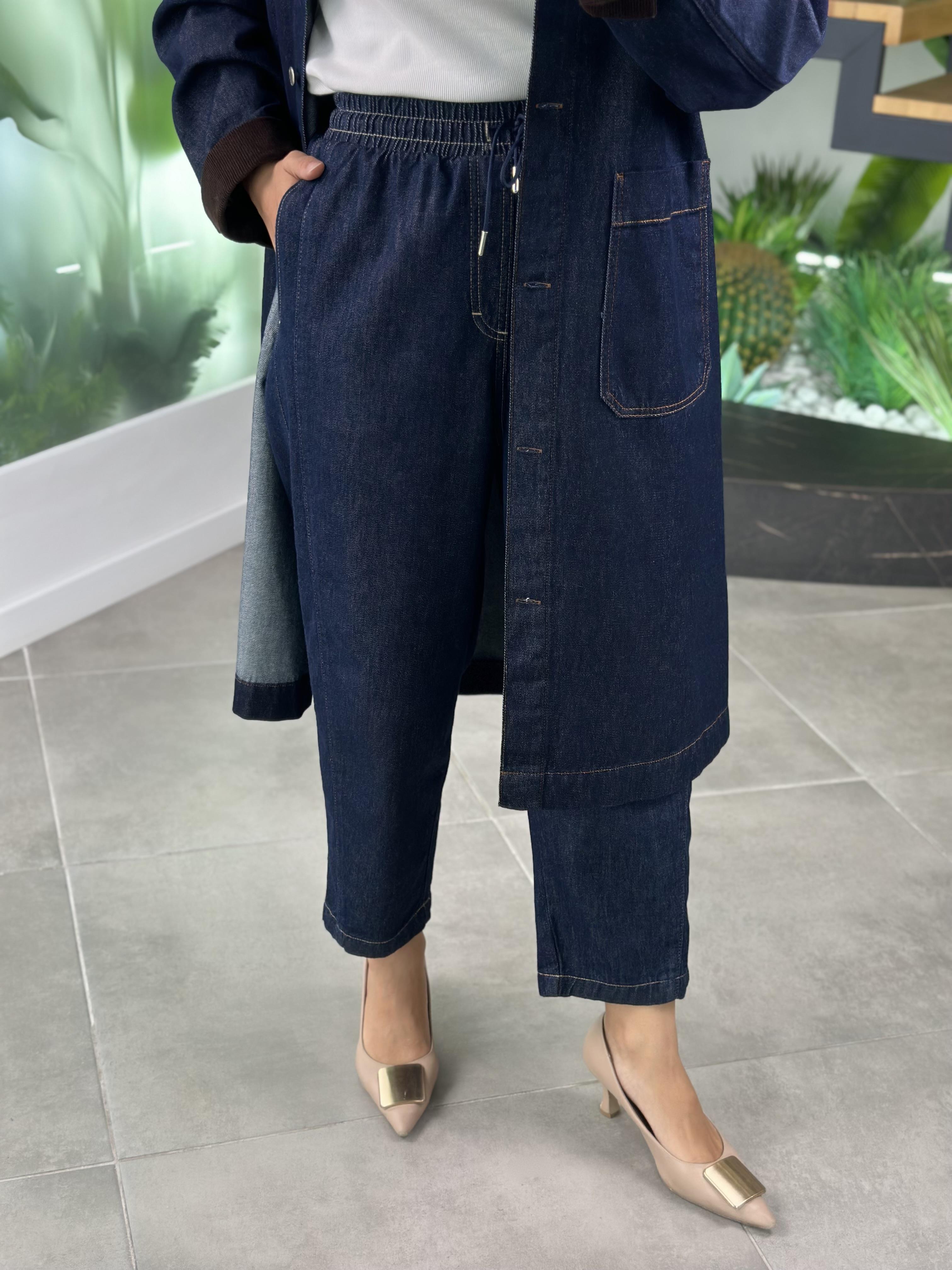 Lacivert Renk Konik Fit Kadın Denim Pantolon