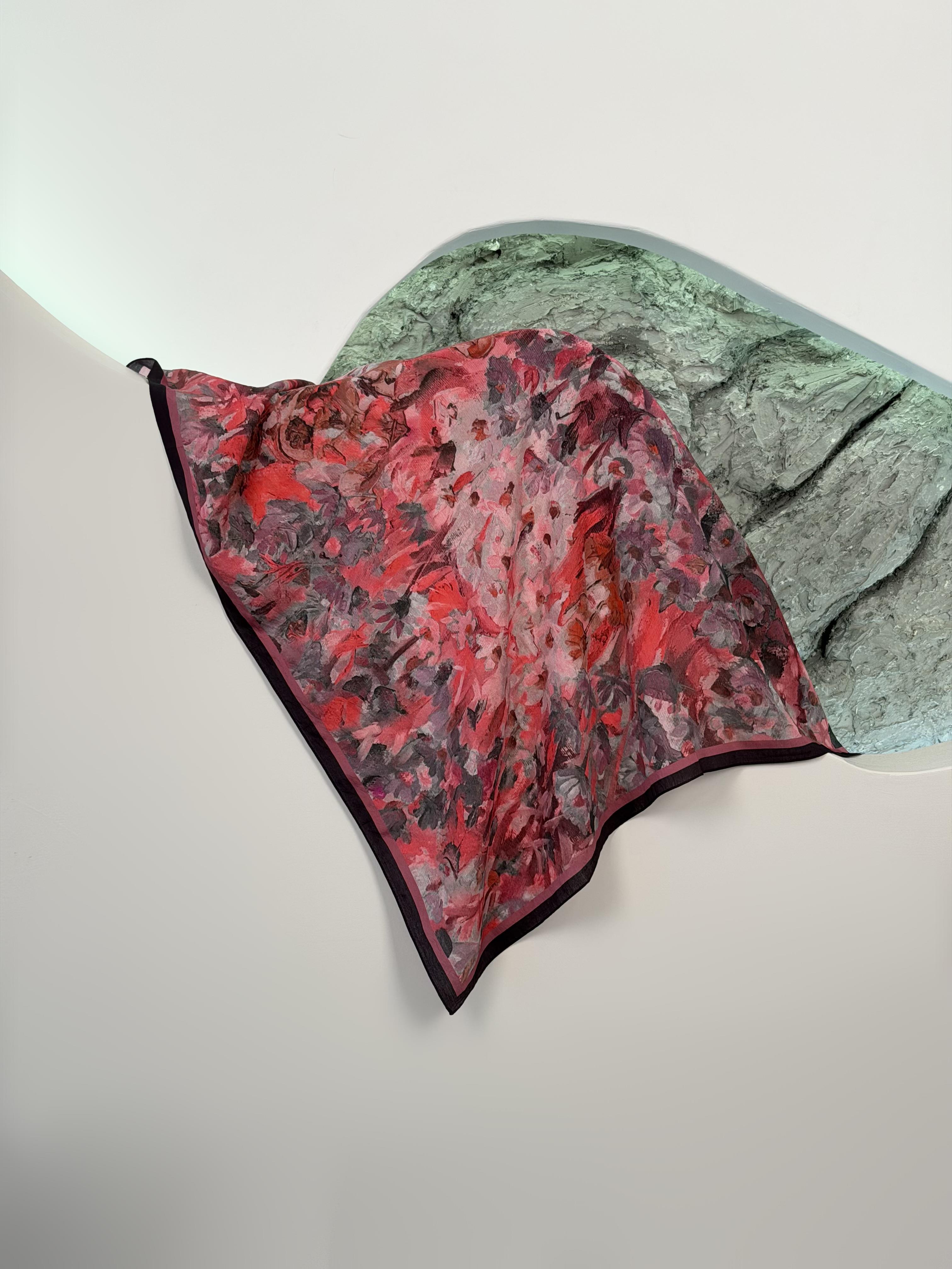 Mürdüm Renk Soft Floral Eşarp