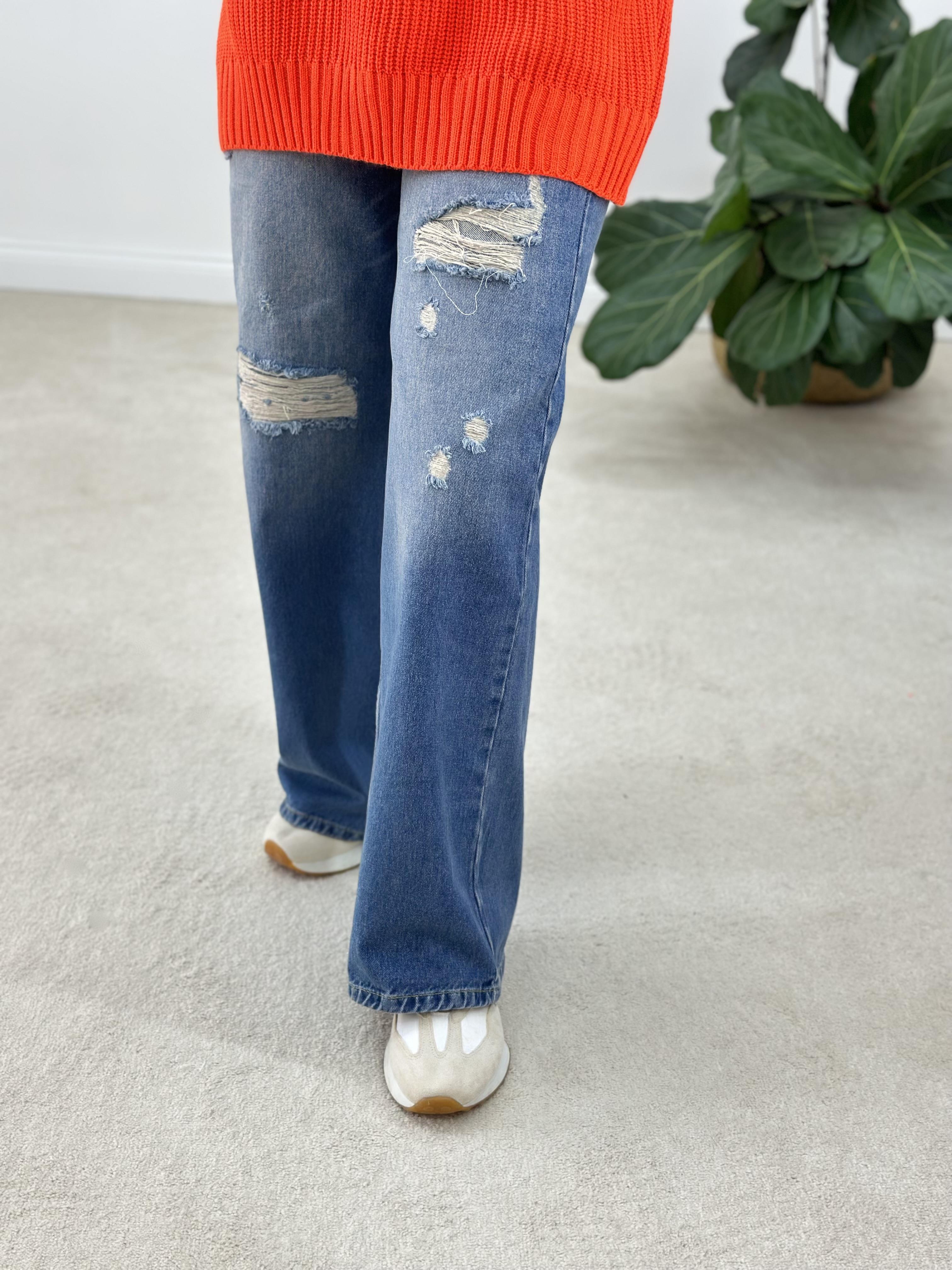 Premium Kalite Eskitme Ve Yırtık Detaylı Bol Paça Pantolon