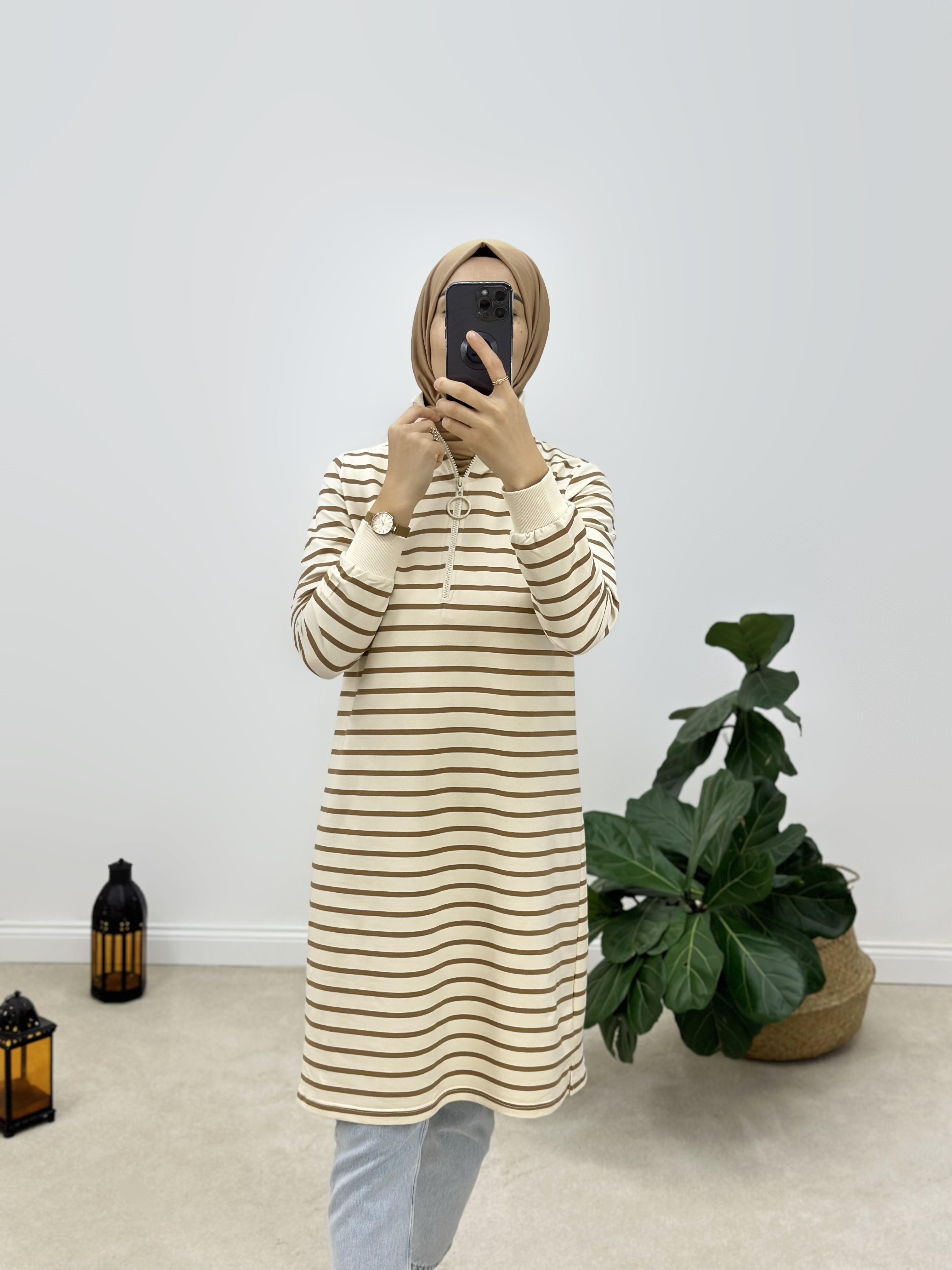 Ribanalı Ve Fermuarlı Çizgili Sweatshirt