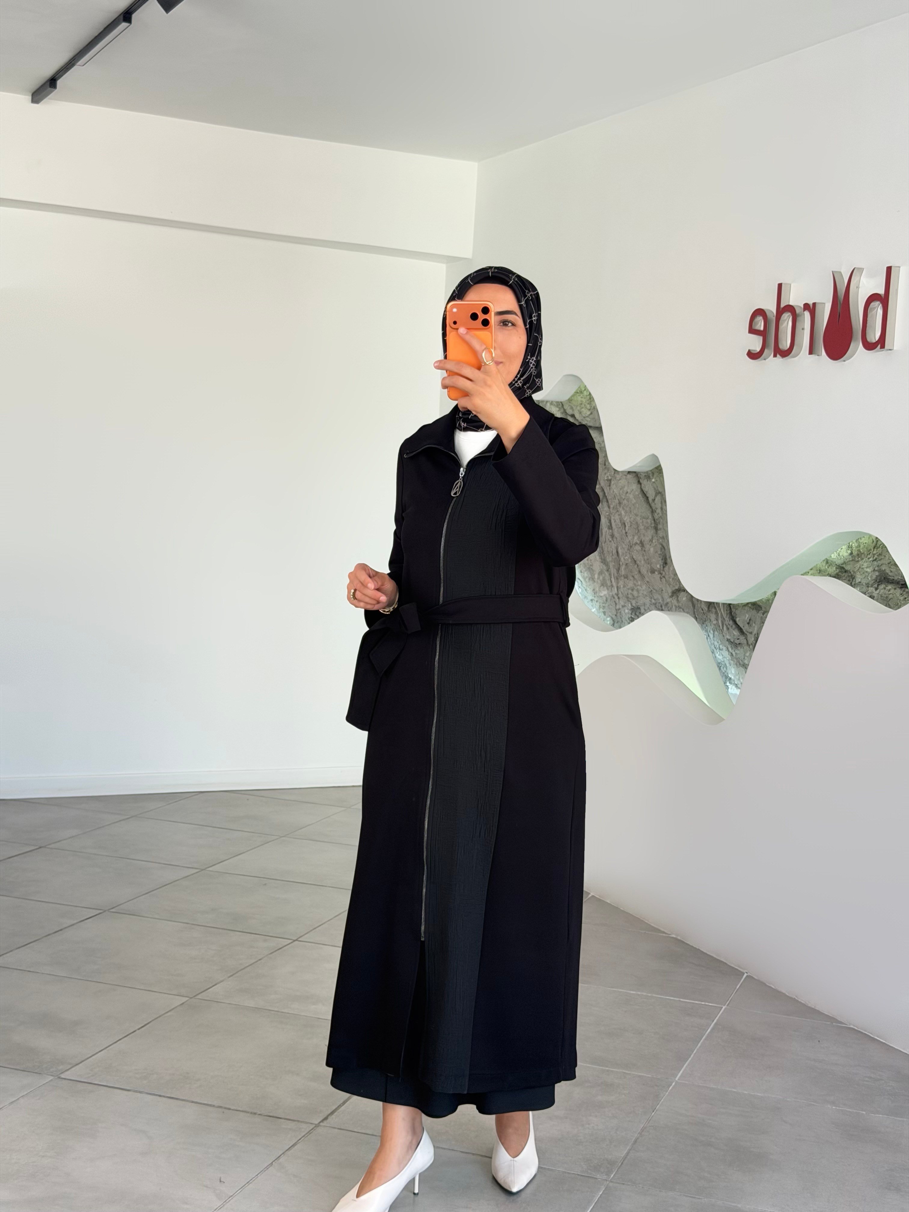 Siyah Renk Fermuarlı Seyyar Kemerli Kap 26KT703