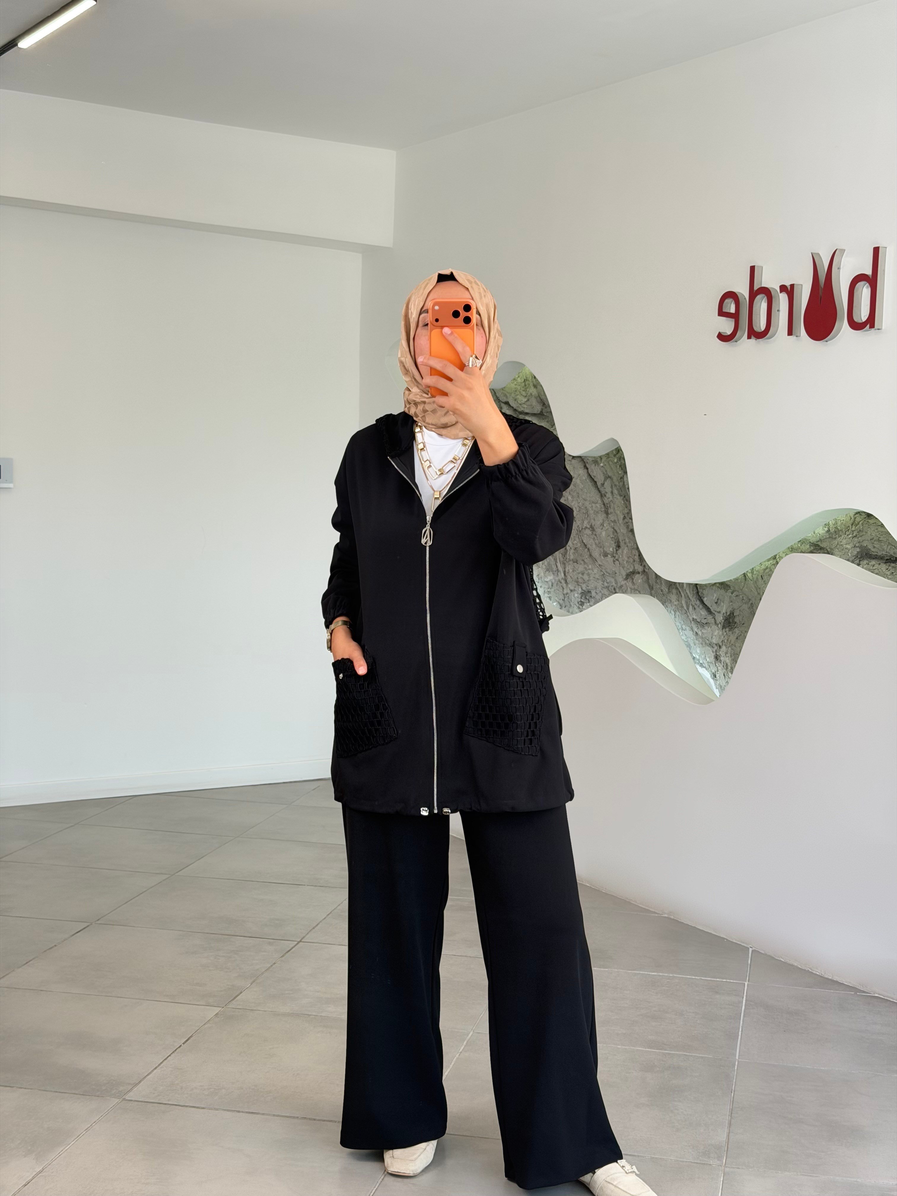Siyah Renk File Detaylı Pantolonlu Takım 26KT620