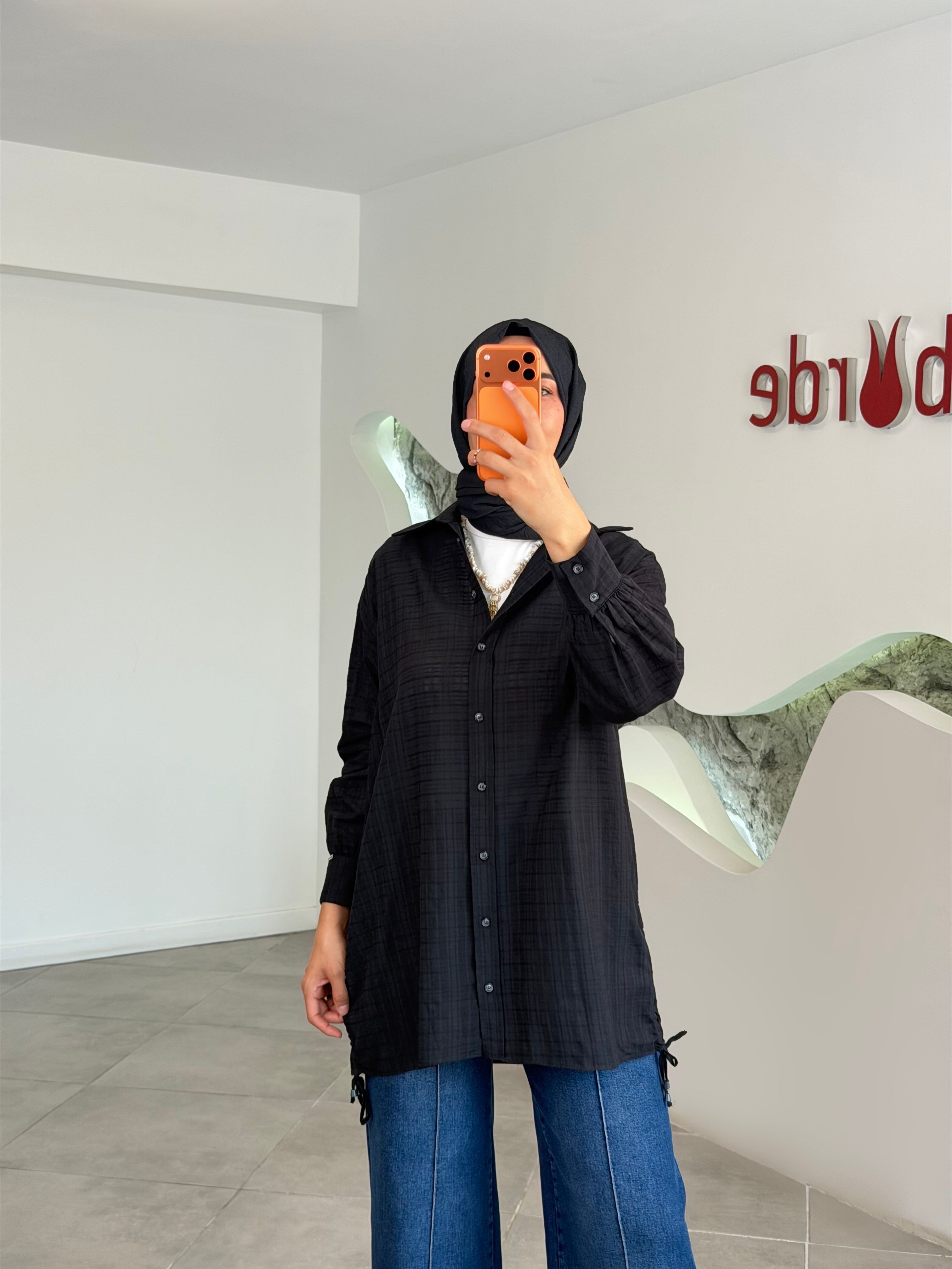 Siyah Renk İp Büzgü Detaylı Pamuklu Gömlek