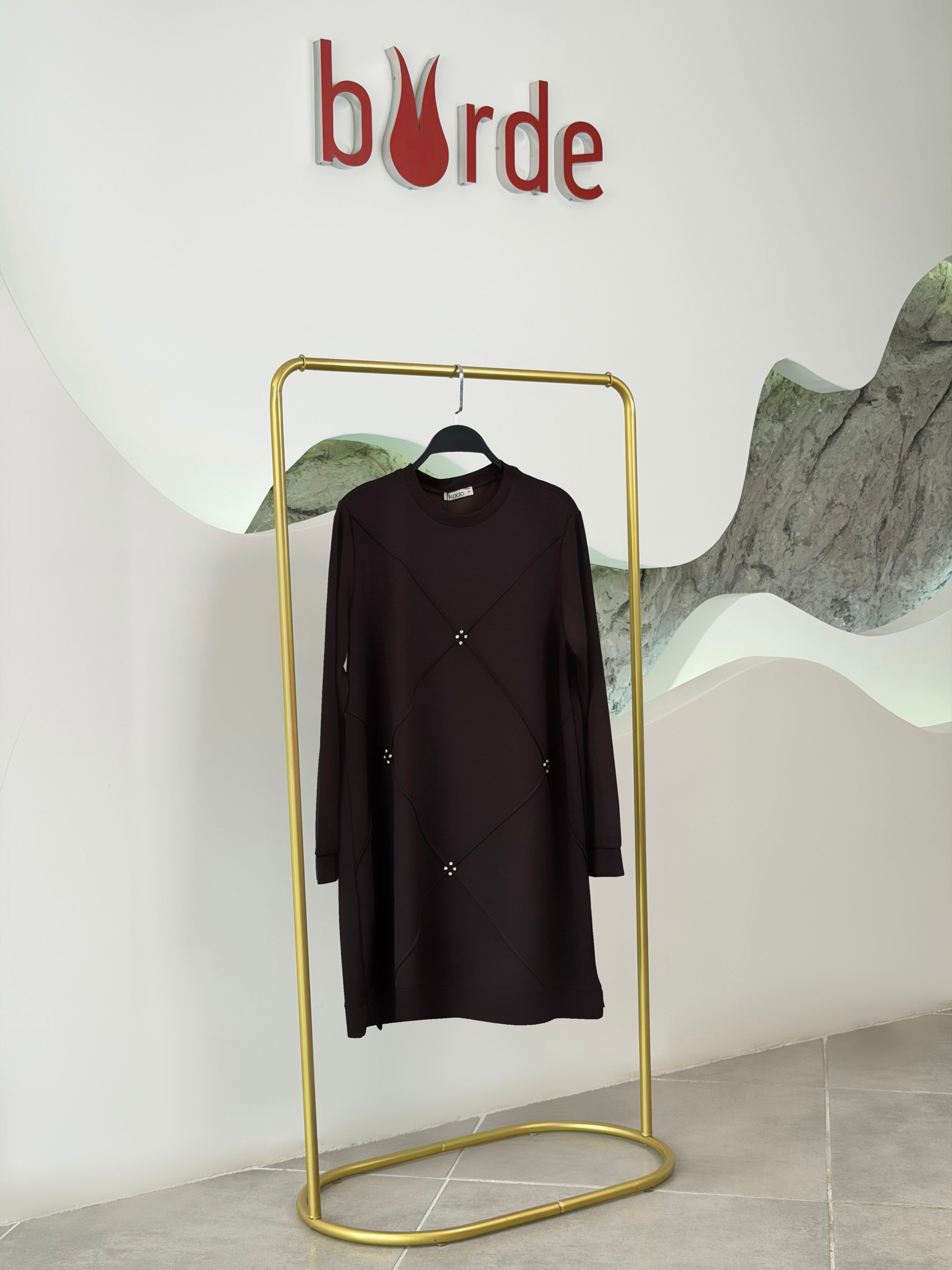 Siyah Renk Nervürlü Ve Taşlı Tunik