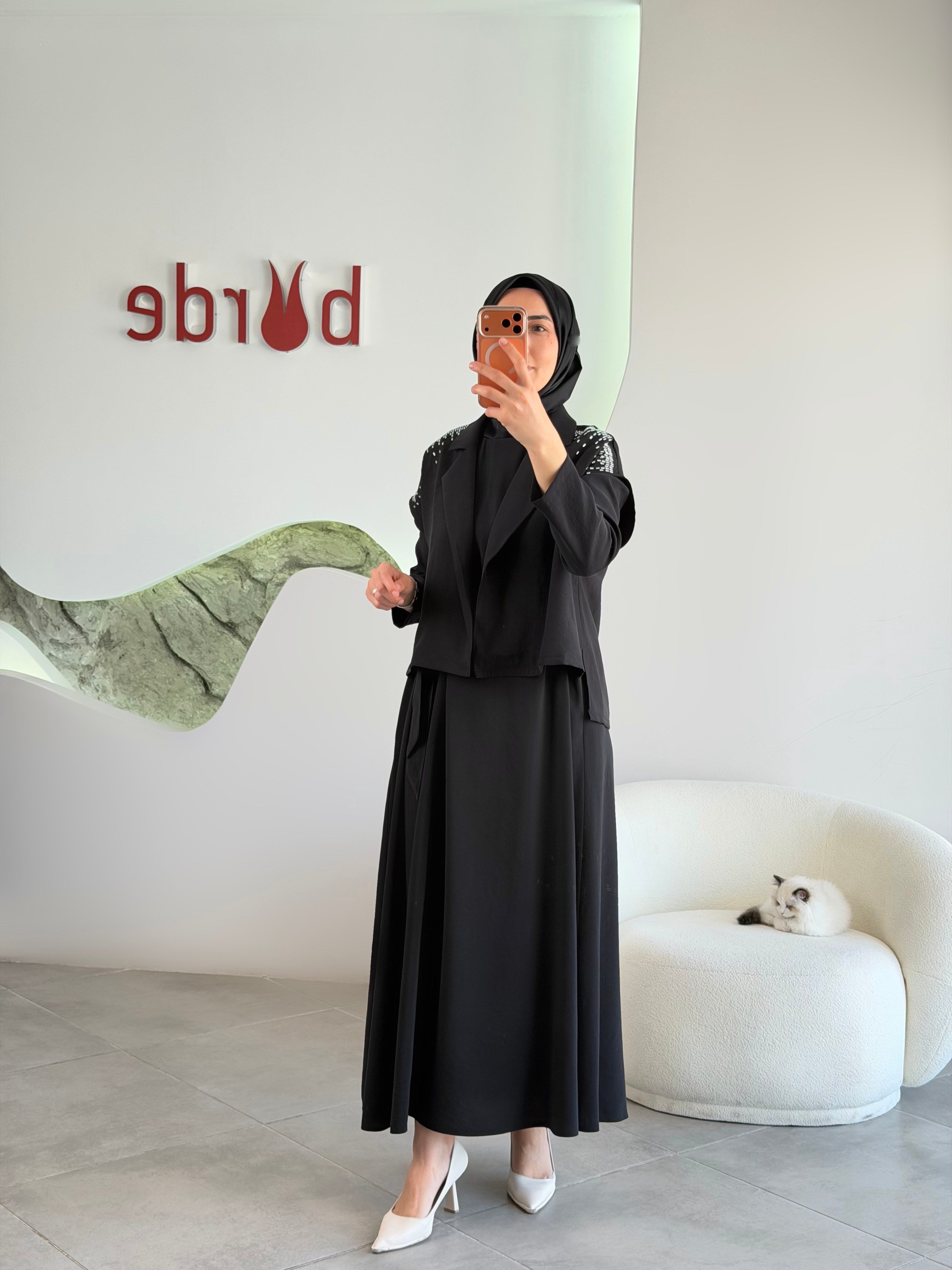 Siyah Renk Omuz Taş İşlemeli Yelekli Elbise Takım