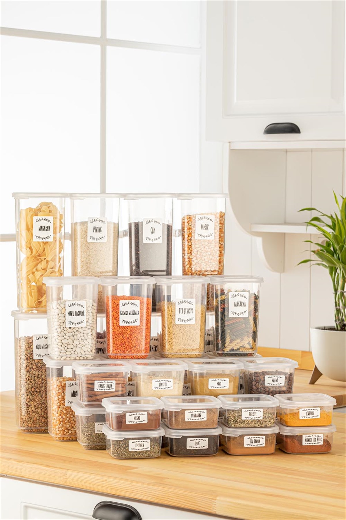32'li Bonny Etiketli Kapaklı Kare Erzak Saklama Kabı Seti 8x(0,3 Lt-0,5 Lt-1,1 Lt-1,7 Lt) Baharatlık