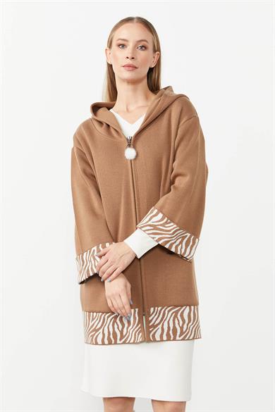 Mutlu Ertan Kadın Tıger  Desen Detaylı Kapüşpnlu Triko Hırka Camel 20050