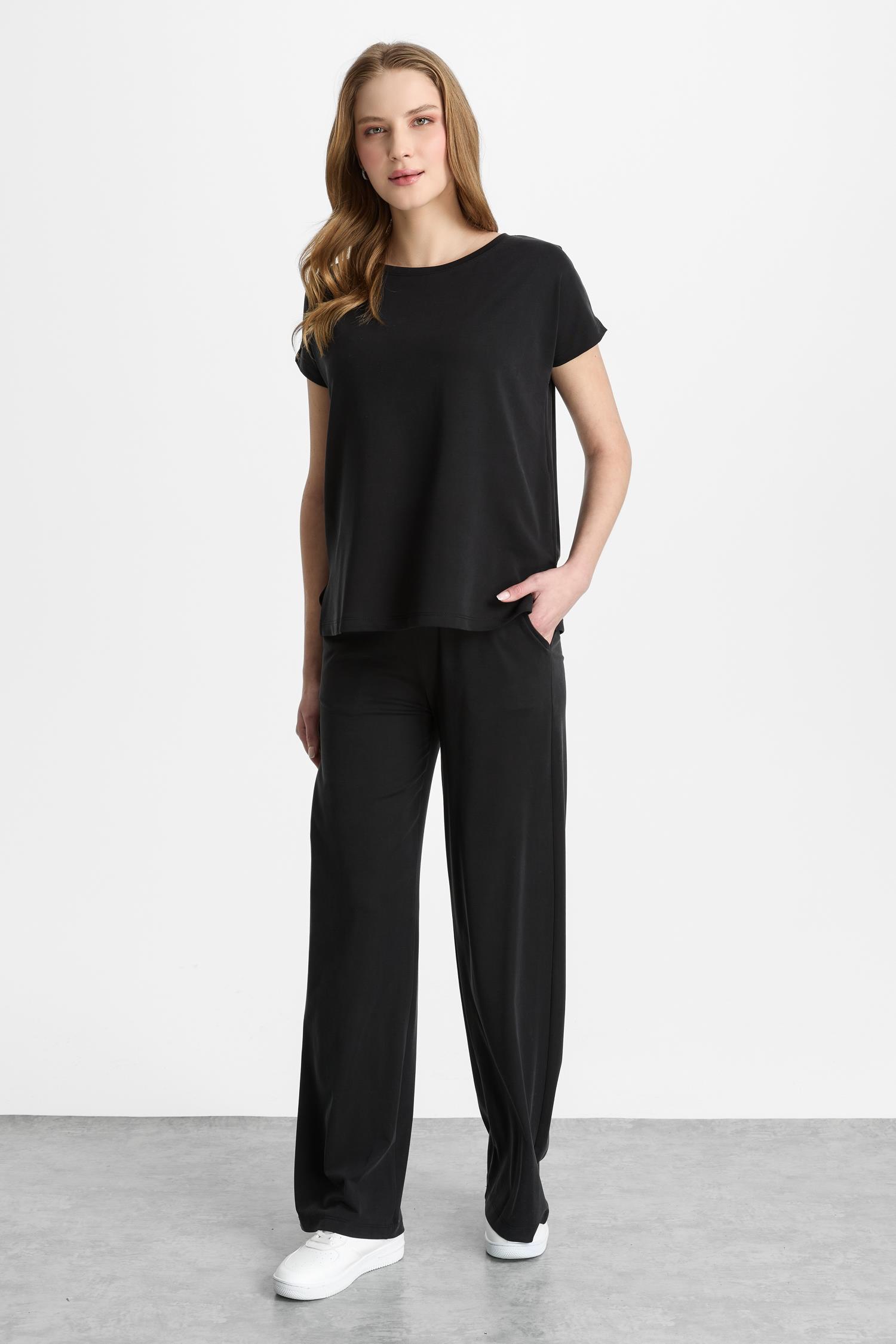 Mutlu Ertan Kadın Basic Sıfır Yaka Bluz Siyah 30467