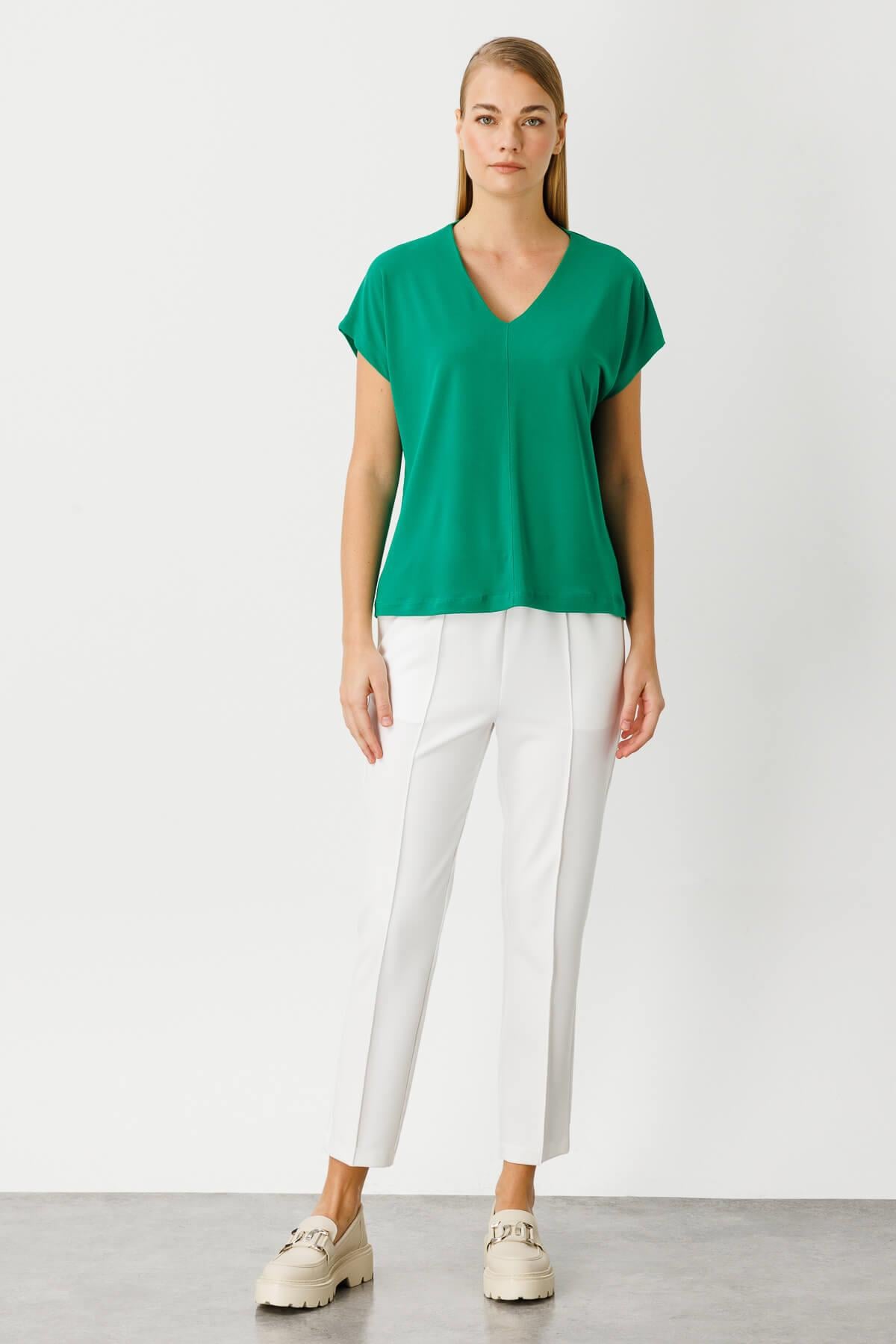 Mutlu Ertan Kadın V Yaka Basic Bluz Zümrüt 30175