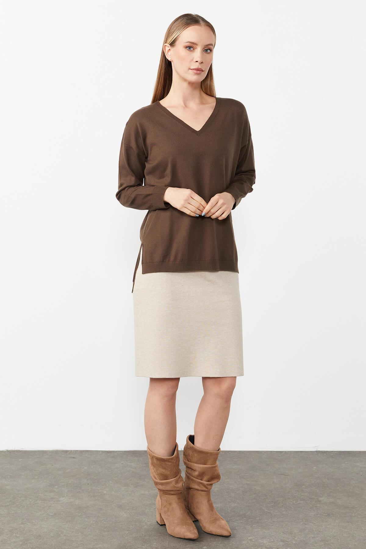 Mutlu Ertan Kadın V Yaka Basic Triko Bluz Kahve 20061