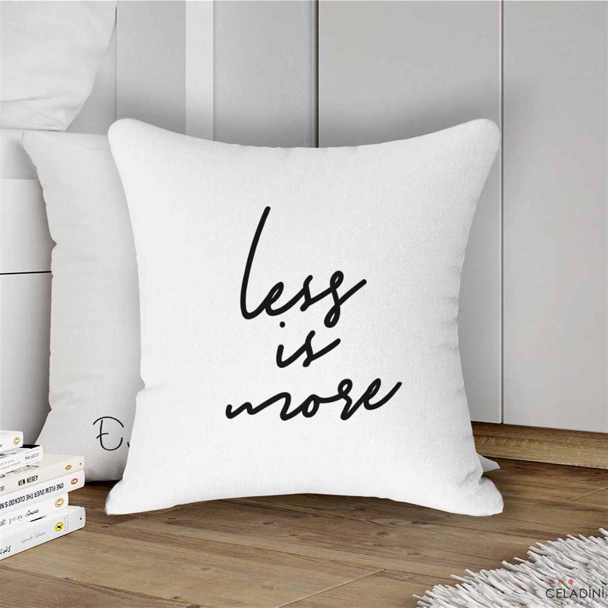 Less is More Yazılı Kırlent Kumaşı