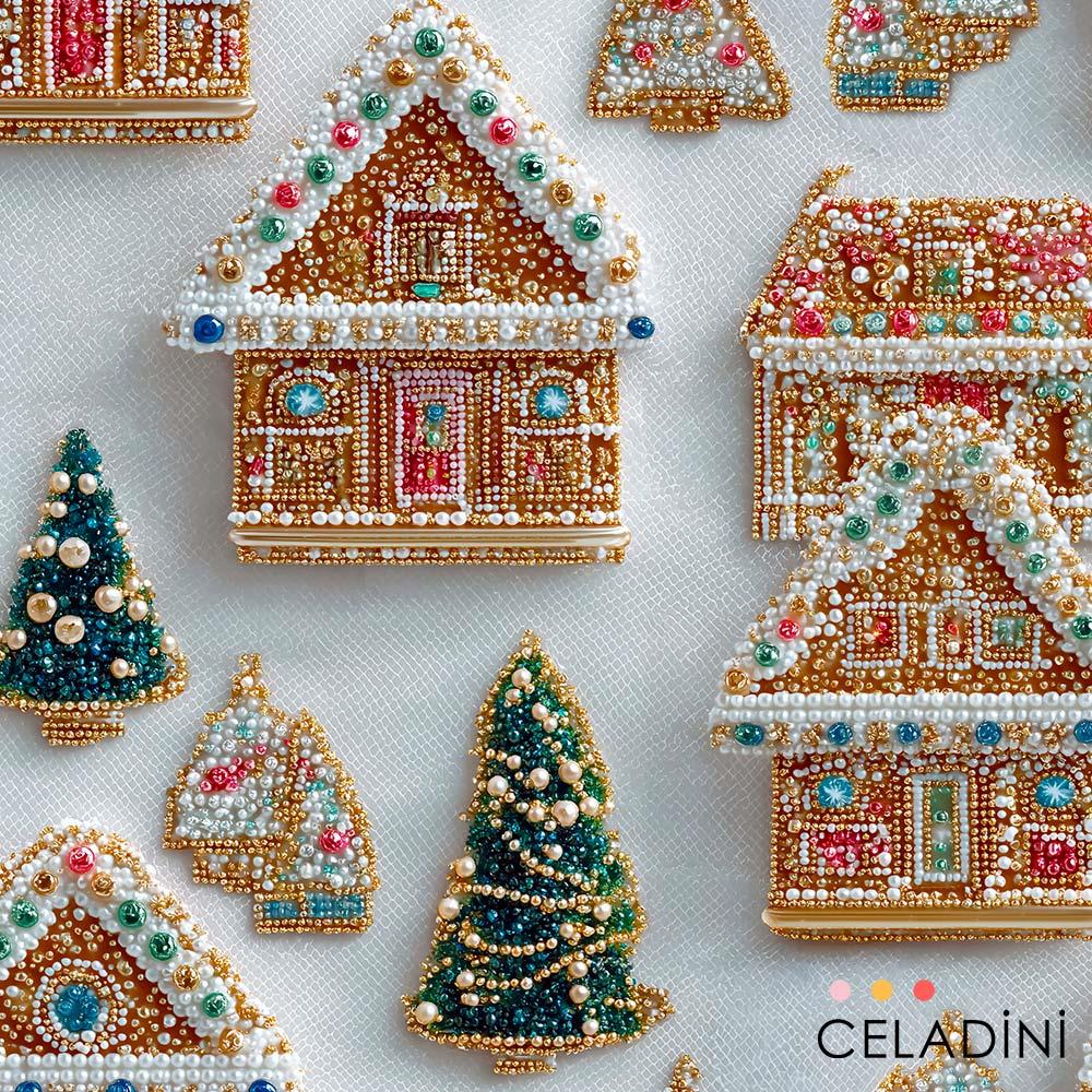 3D Boncuk İşleme Görünümlü Süslemeli Evler Yılbaşı Kumaşı