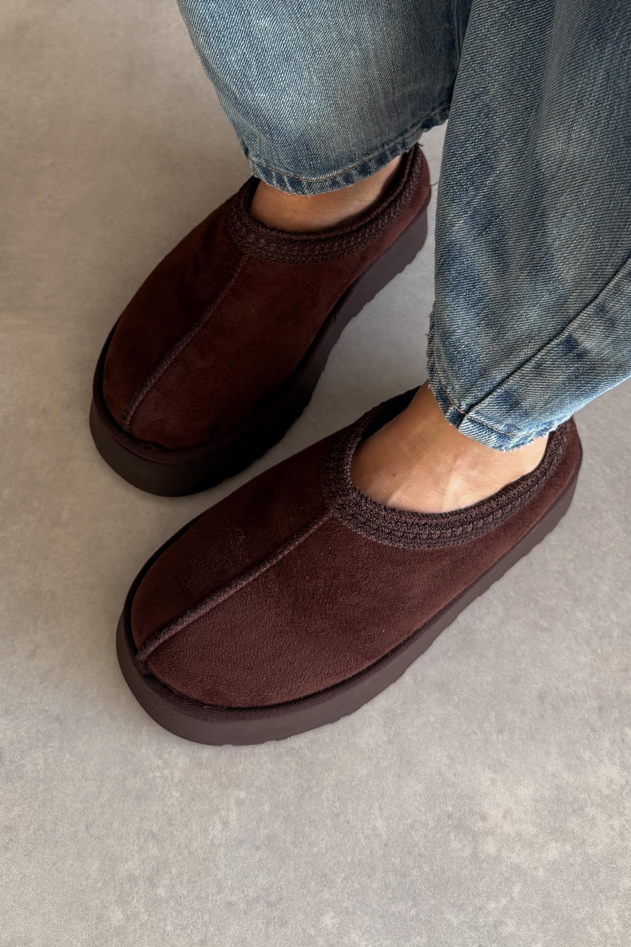 Fox Kahverengi Kürklü Bot