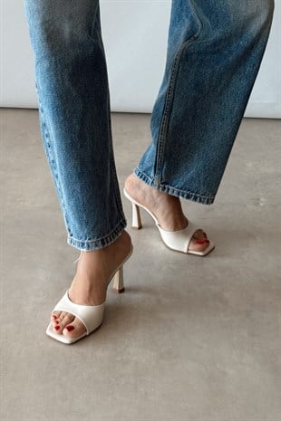 Liza Ekru Topuklu Terlik