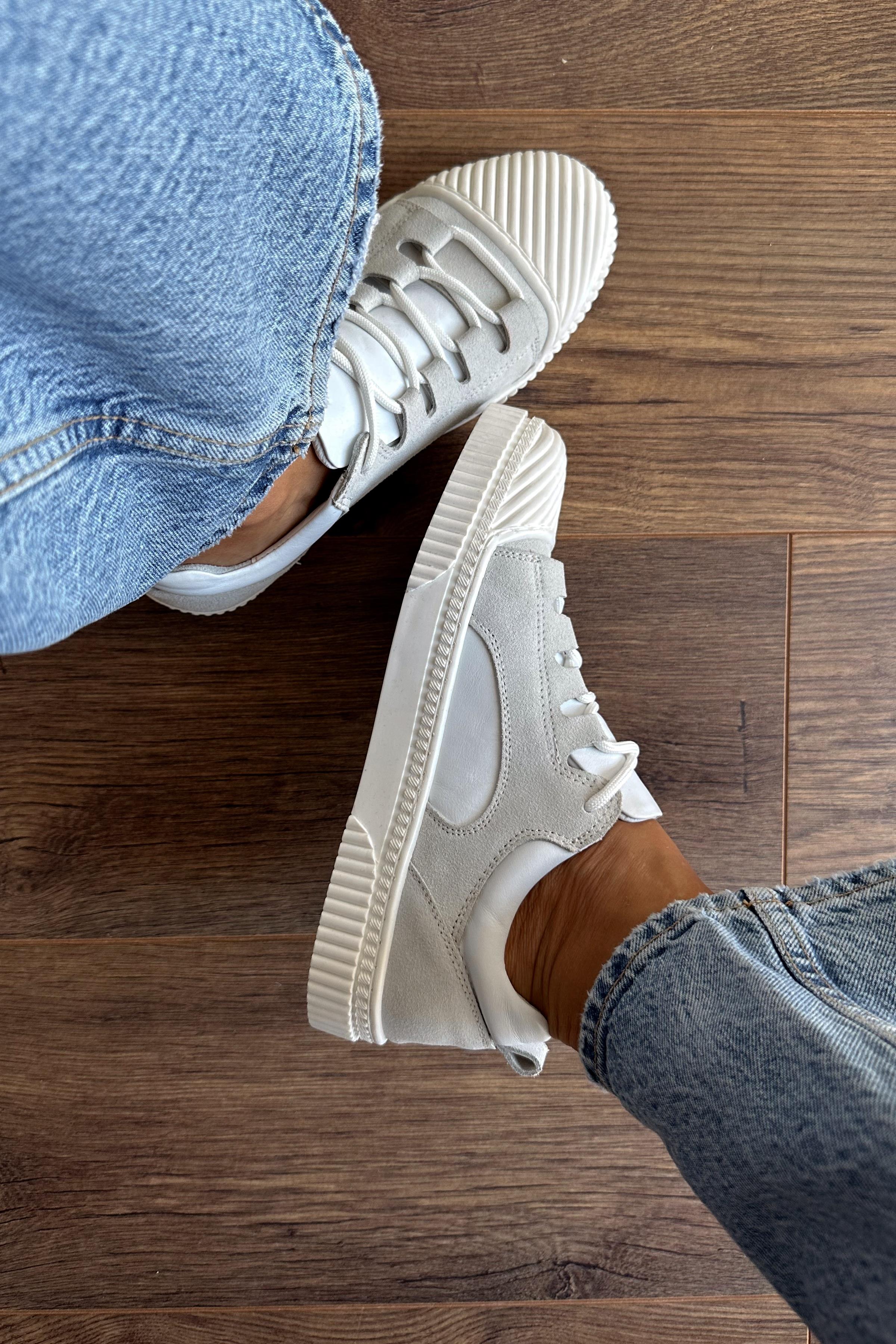 sneaker colin