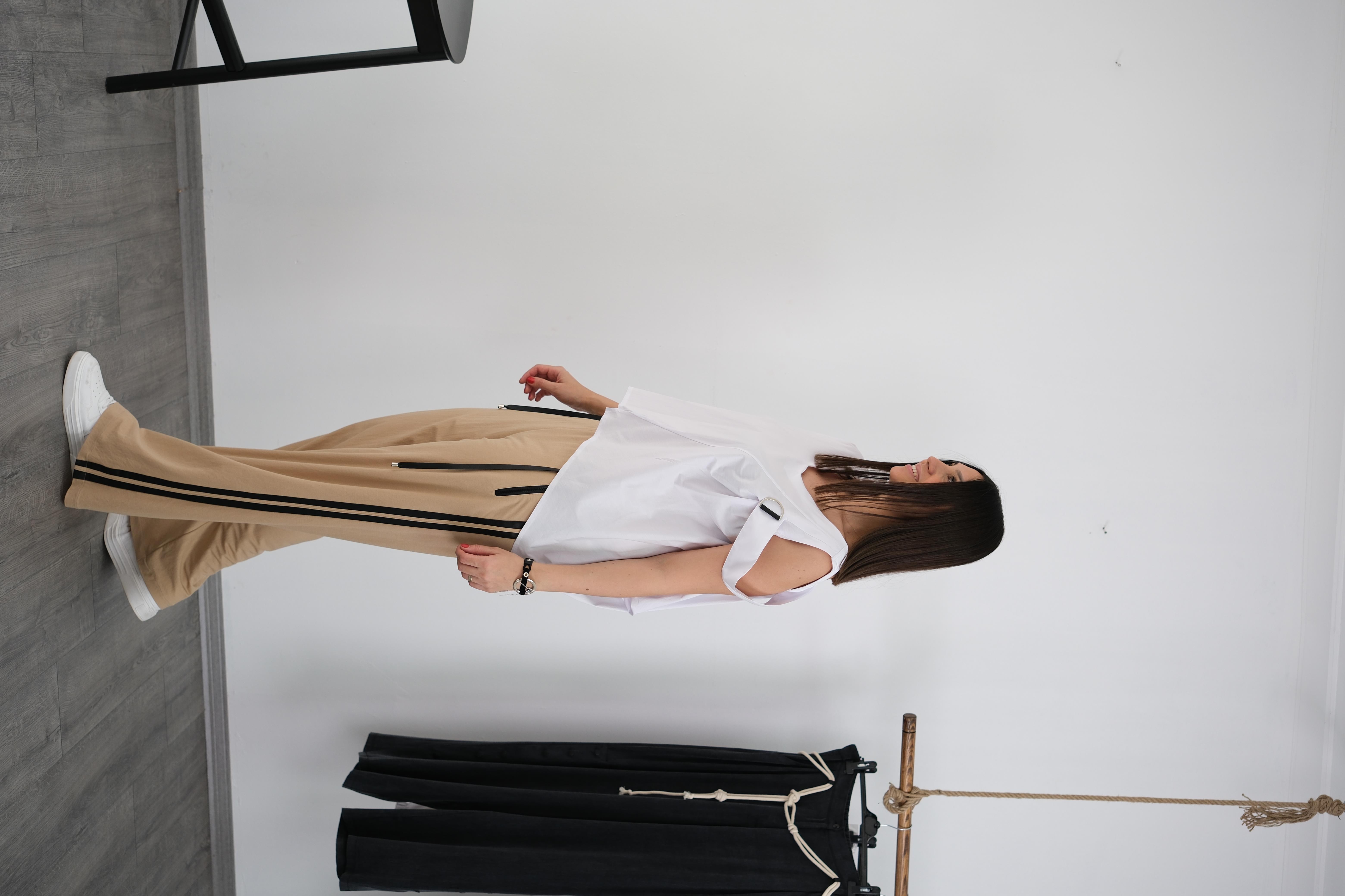 ARTEMİS DERİ ŞERİTLİ BEJ PANTOLON