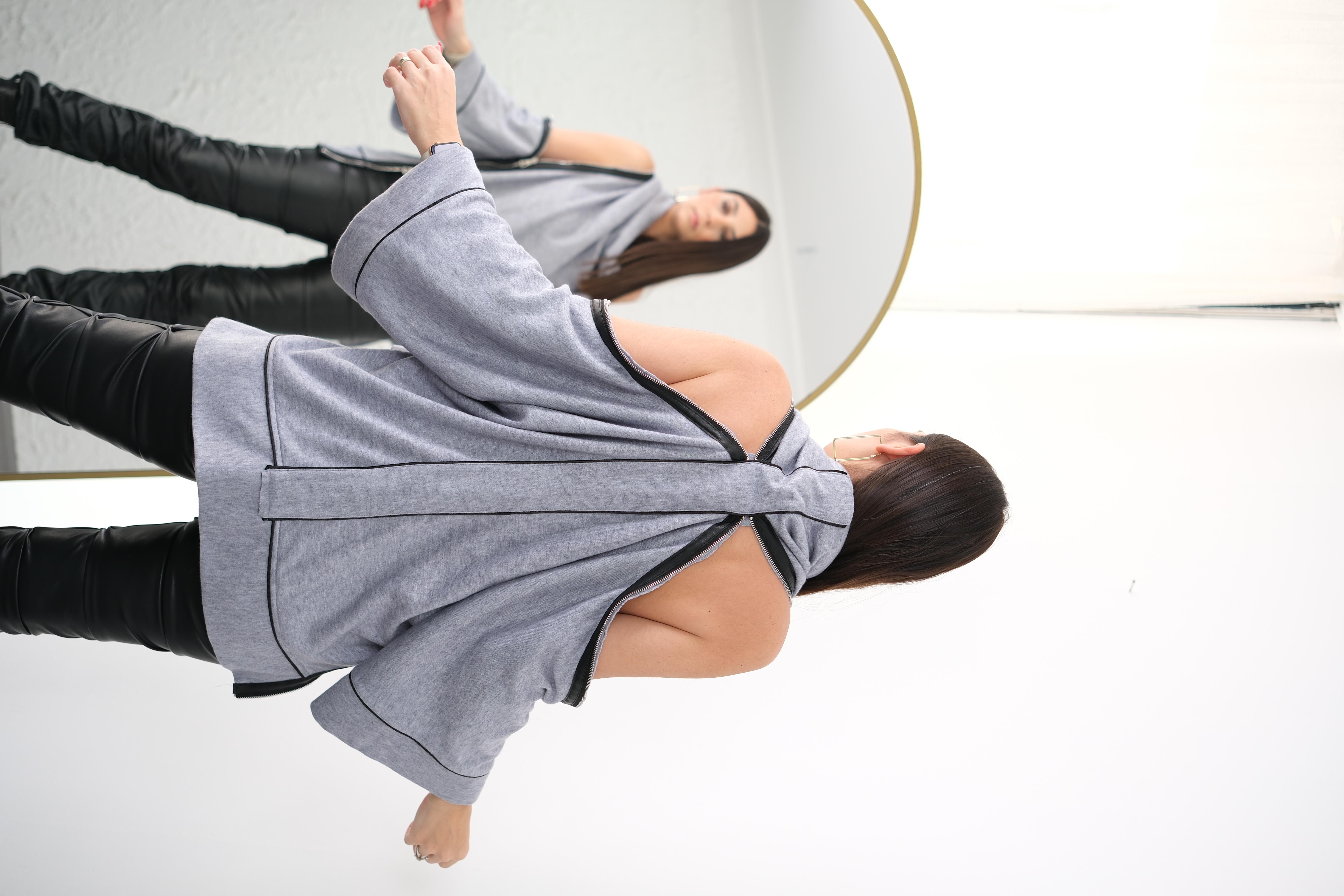 BARRİ OMUZ DETAYLI AÇIKMAVİ BLUZ