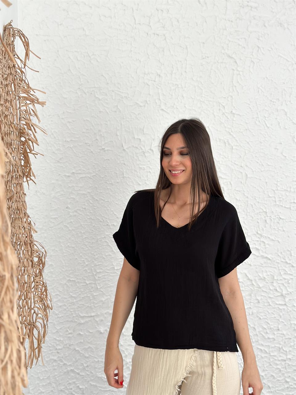 DEVİN V YAKA MÜSLİN SİYAH BLUZ