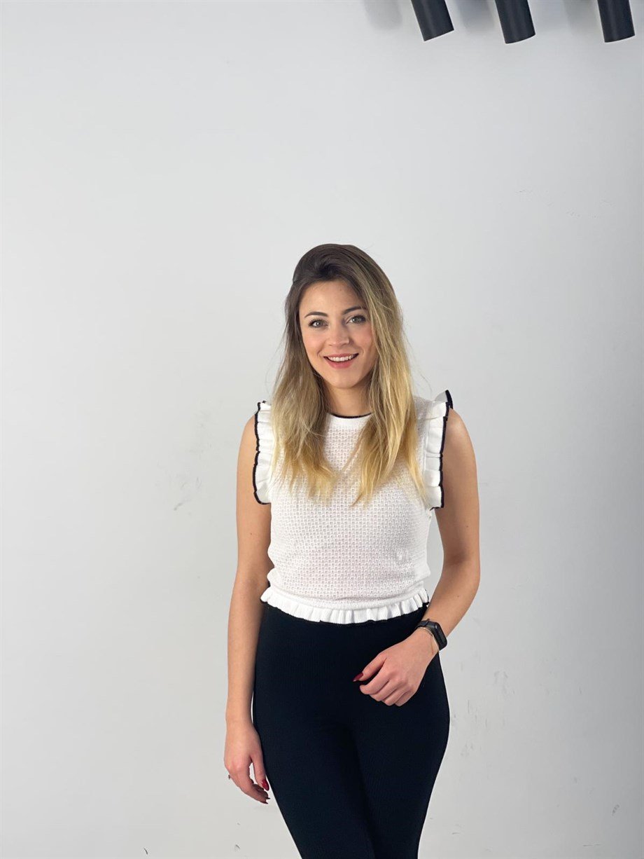 GALYA SİYAH BEYAZ GÜPÜR BLUZ