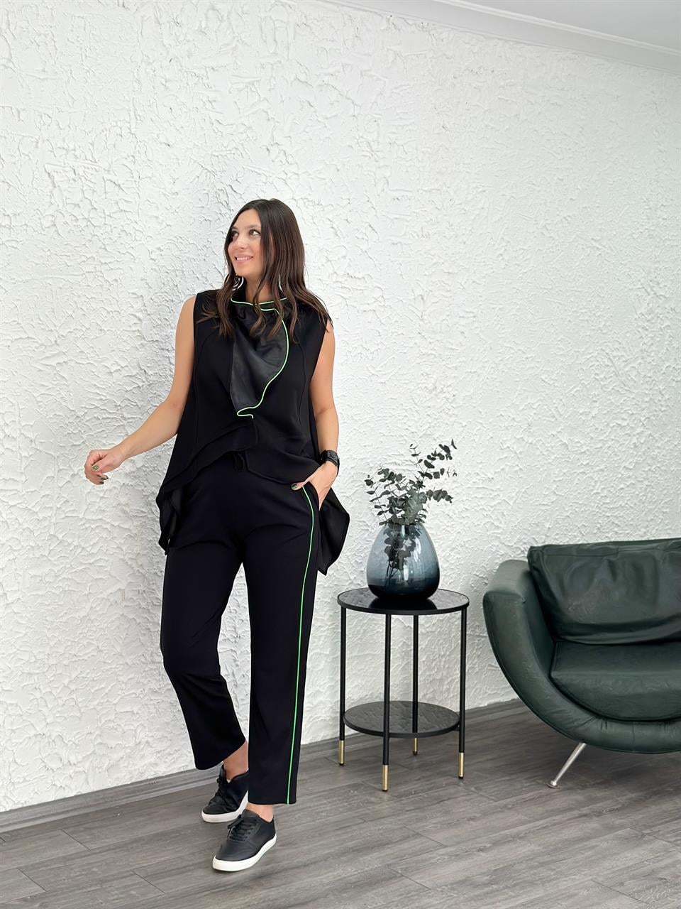 GRAND NEON DETAYLI SİYAH PANTOLON