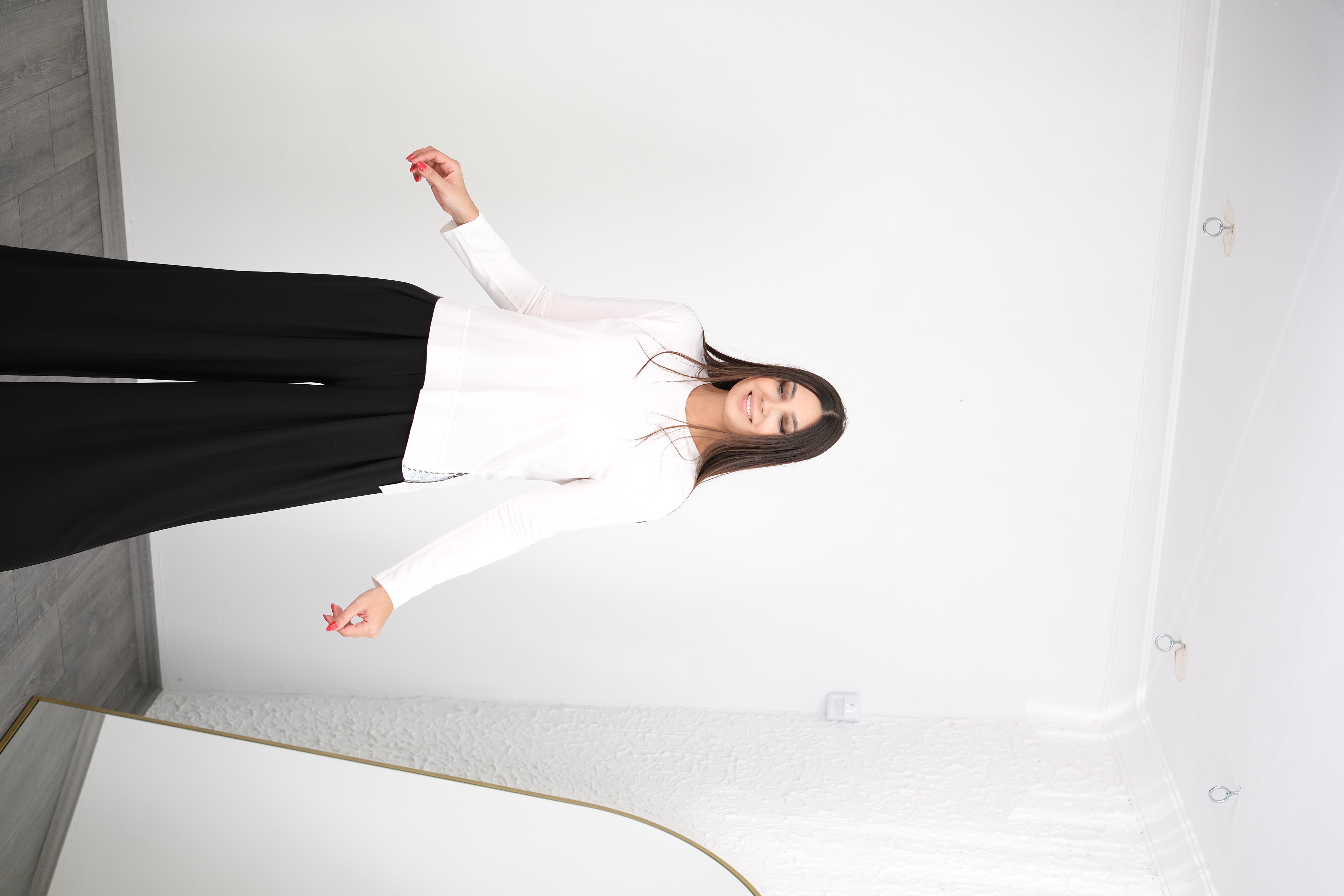 HENE BEYAZ BASİC BLUZ