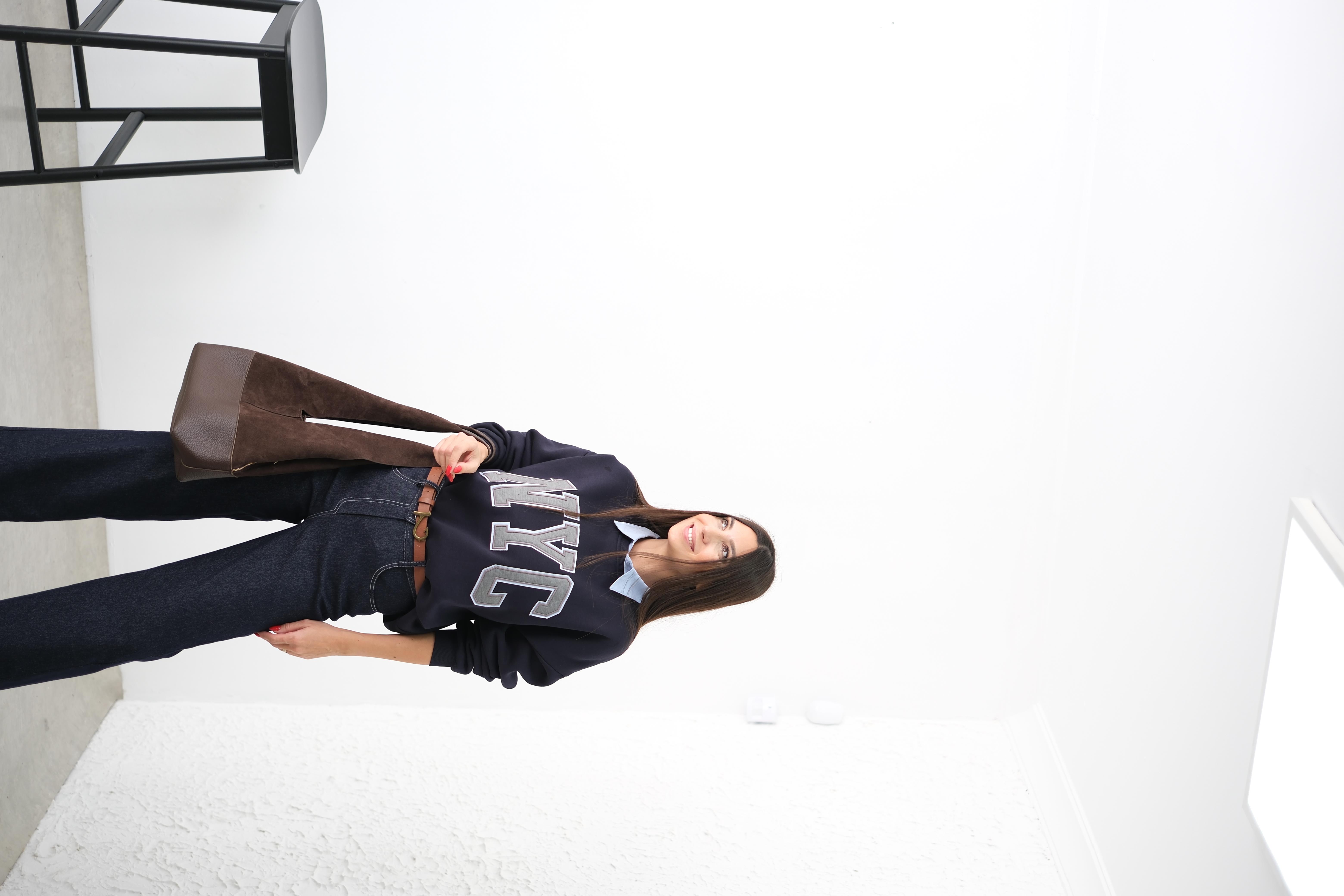 İRA YAKA DETAYLI LACİVERT SWEAT