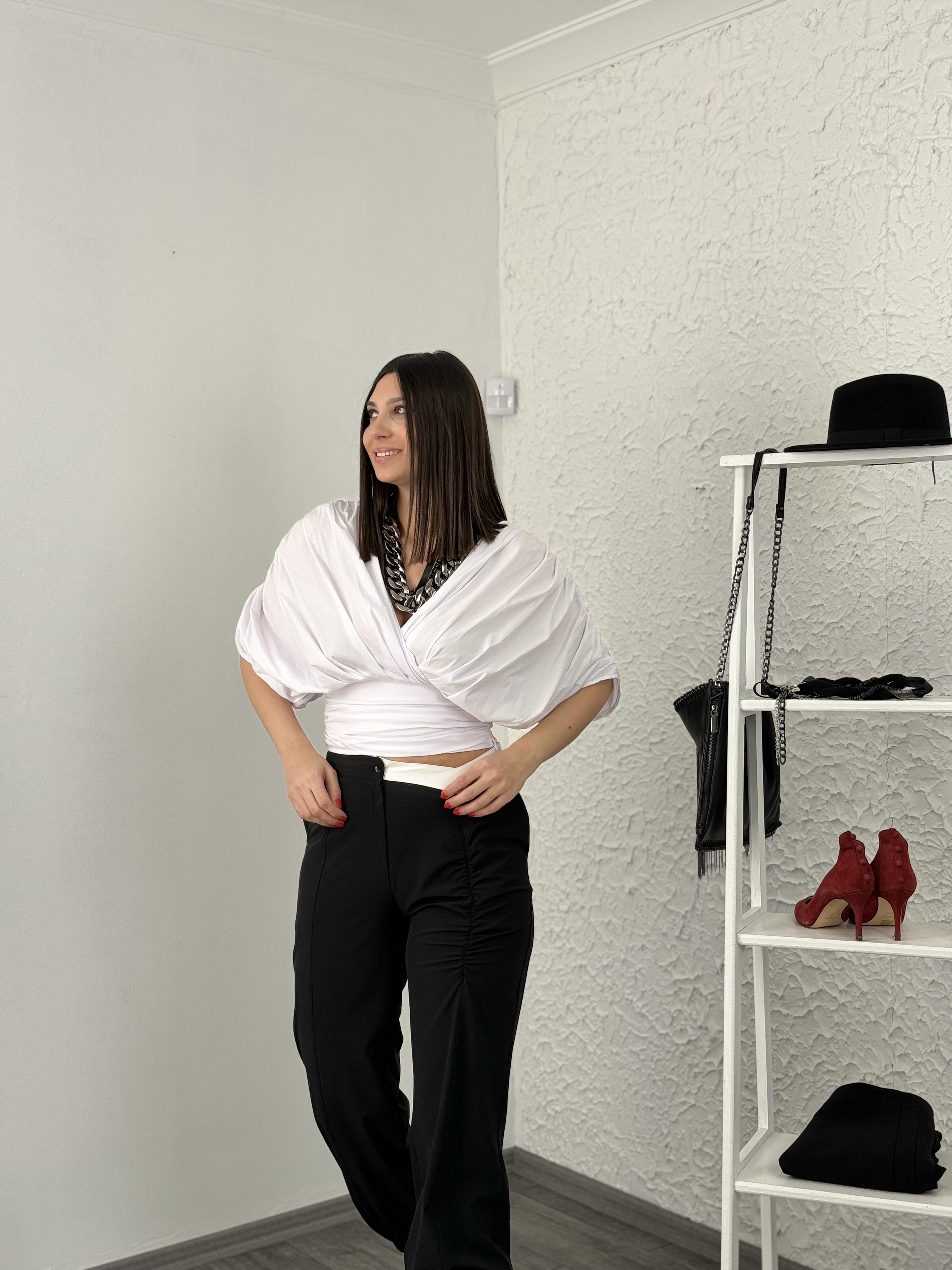 MOON BEYAZ TASARIM BLUZ