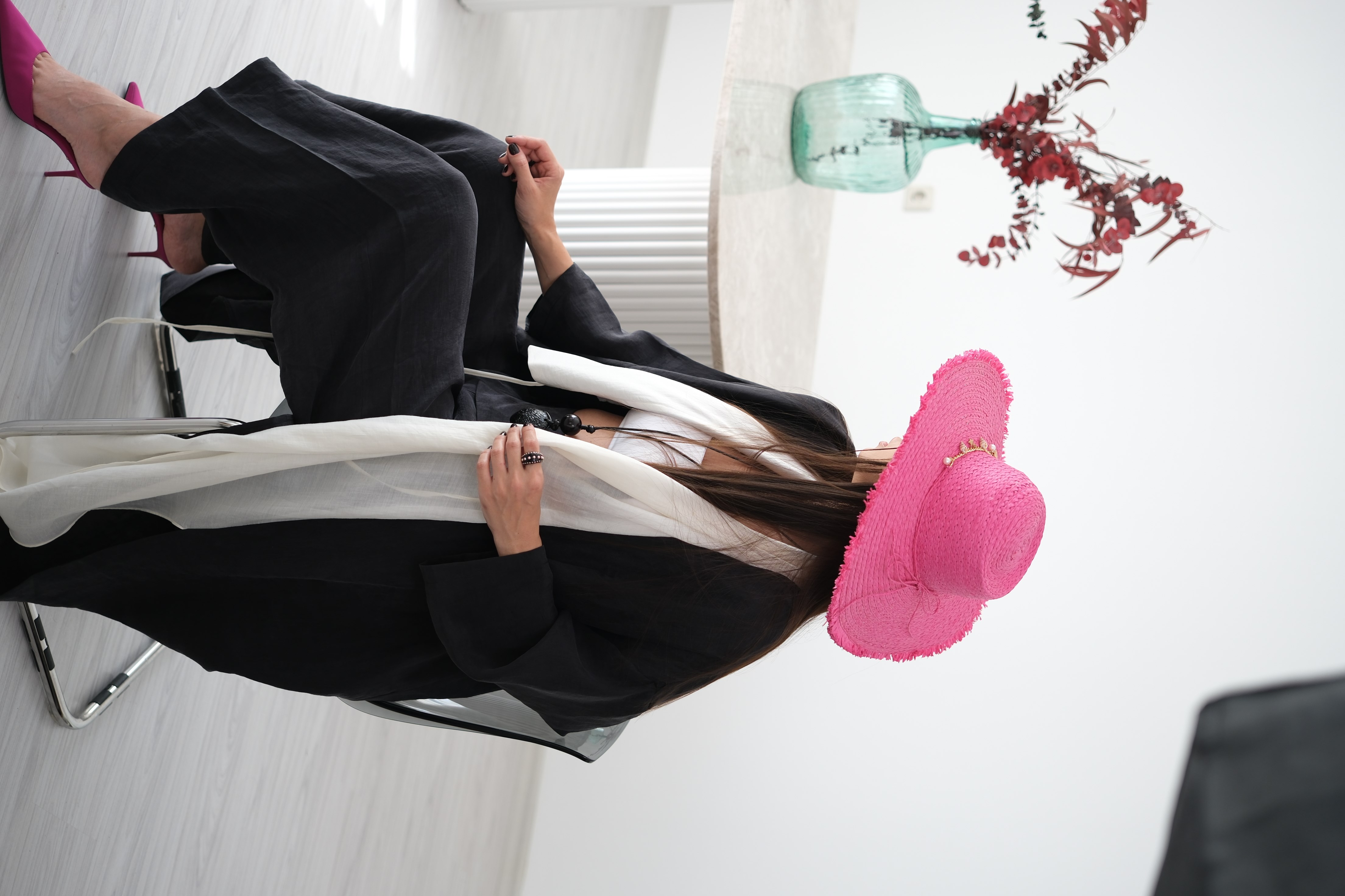MOSS BEJ DETAYLI SİYAH KAFTAN