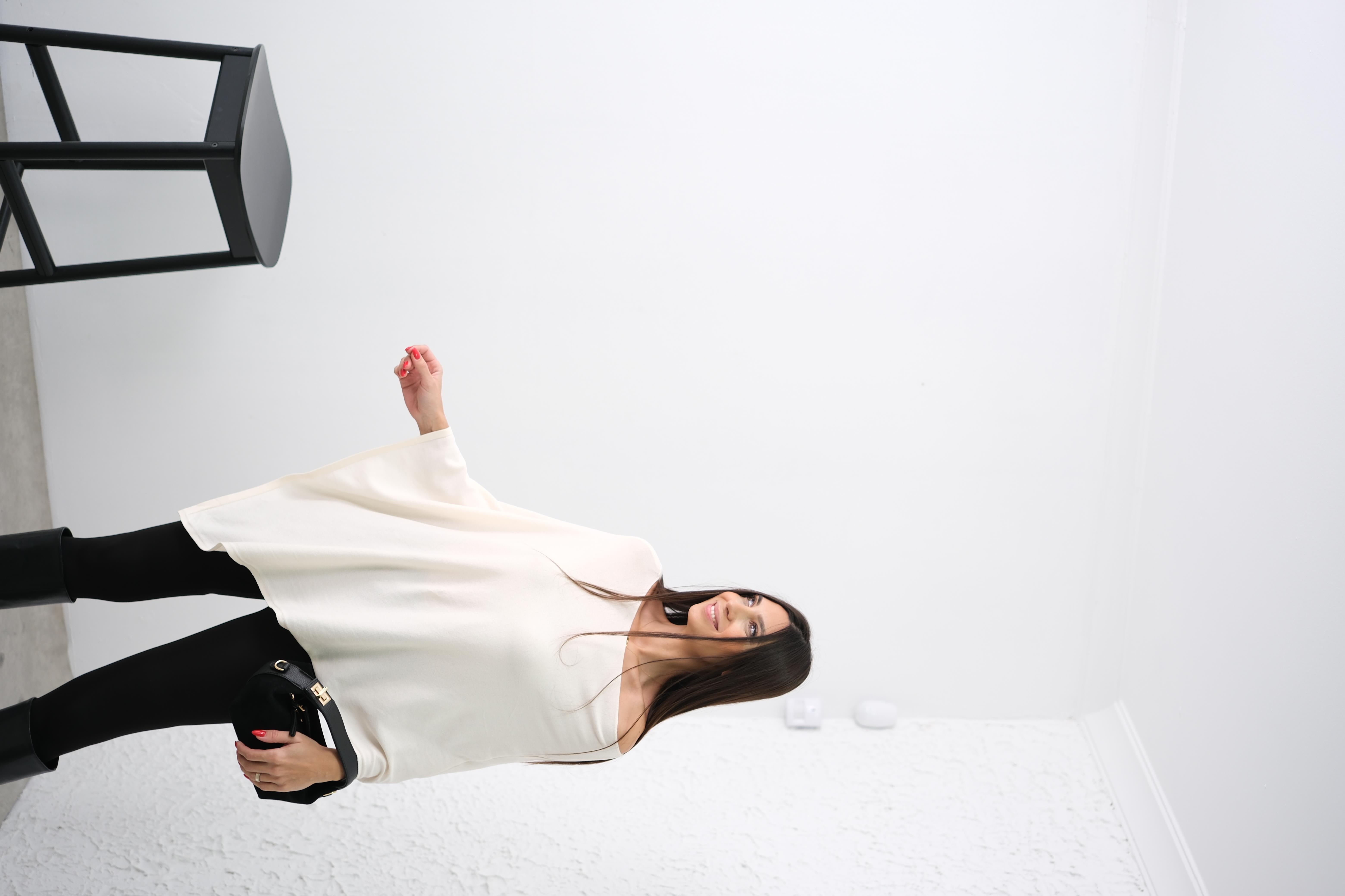 PATTY KREM ASİMETRİK BLUZ