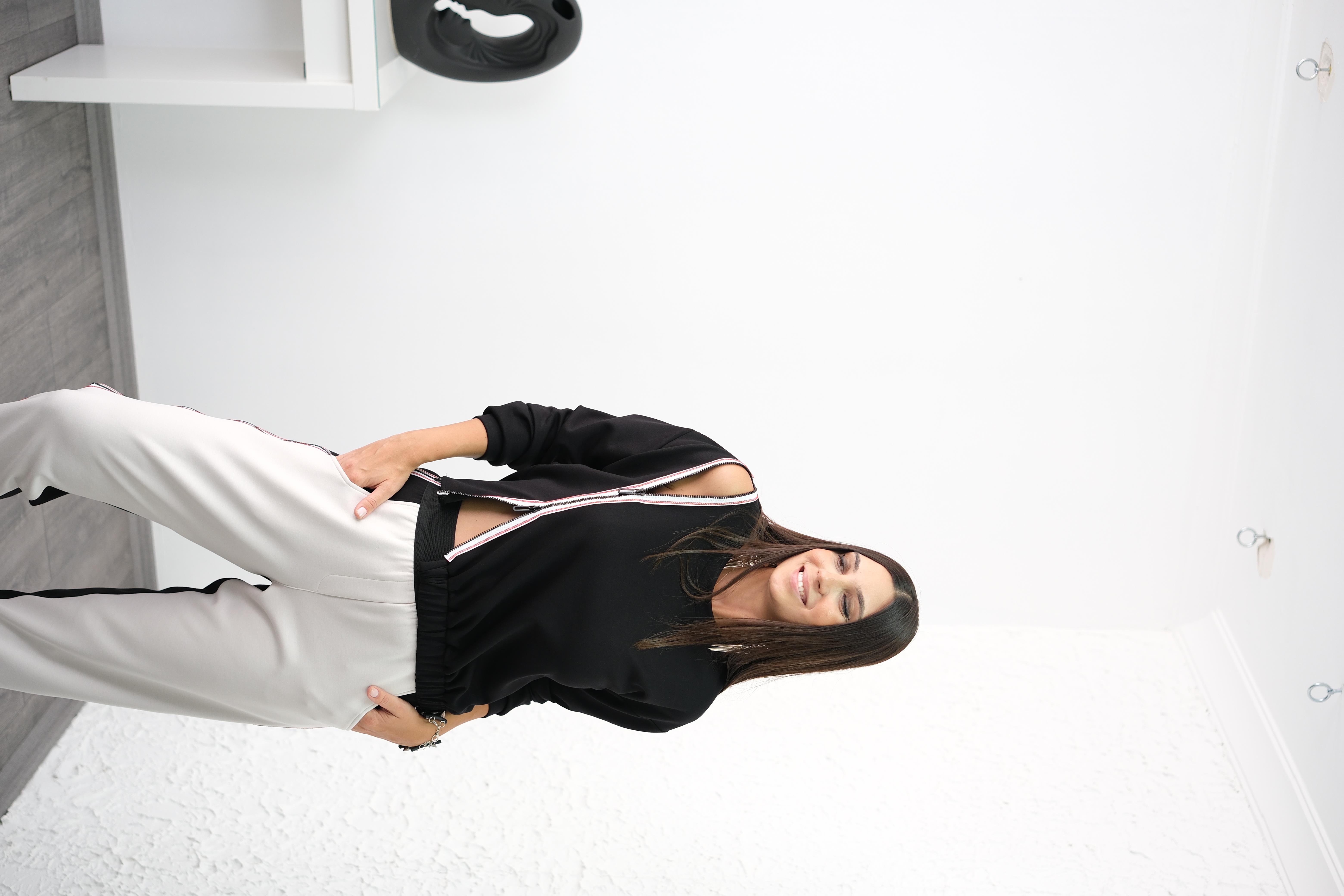 PELLY FERMUAR DETAYLI SİYAH SWEAT